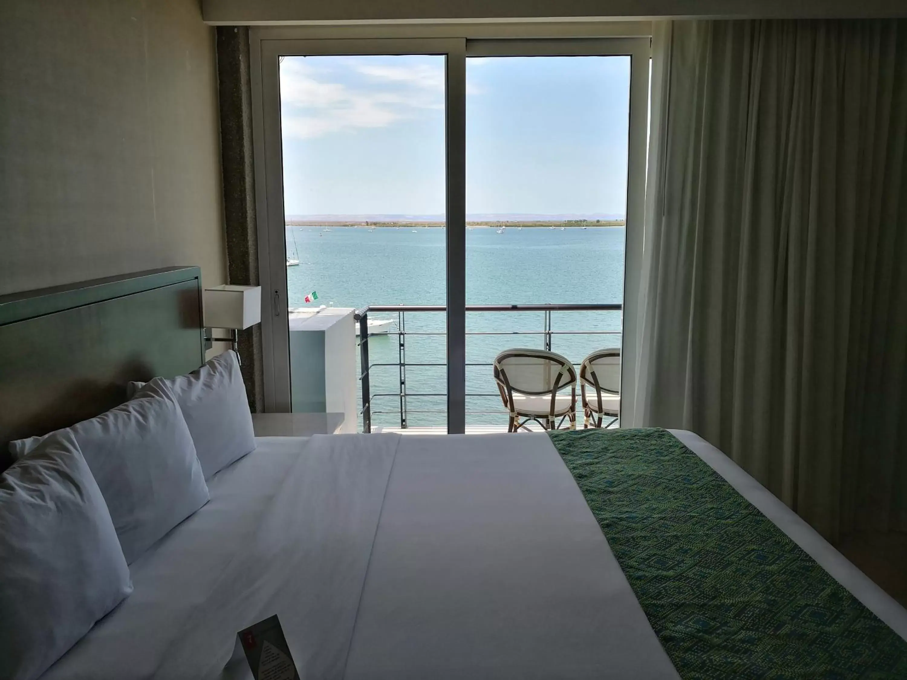 Sea view, Bed in Seven Crown La Paz Malecon Sea view, Bed in Seven Crown La Paz Malecon