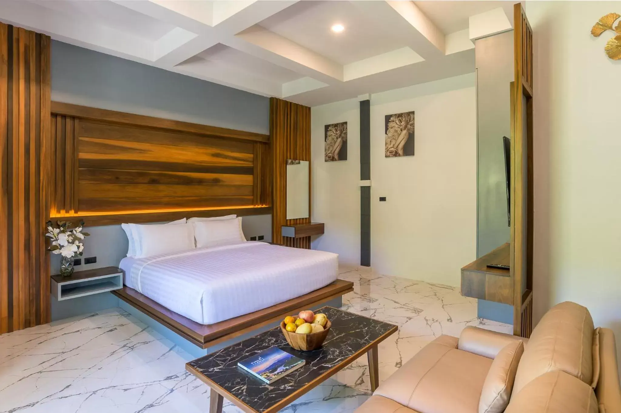 Photo of the whole room, Bed in Loy Chalet Photo of the whole room, Bed in Loy Chalet