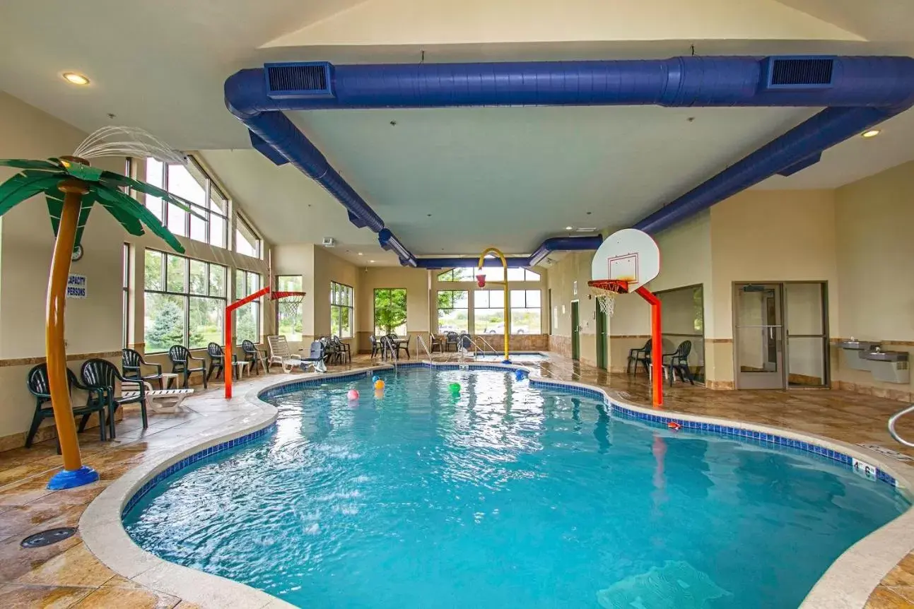 Swimming Pool in MainStay Suites Extended Stay Hotel Madison East