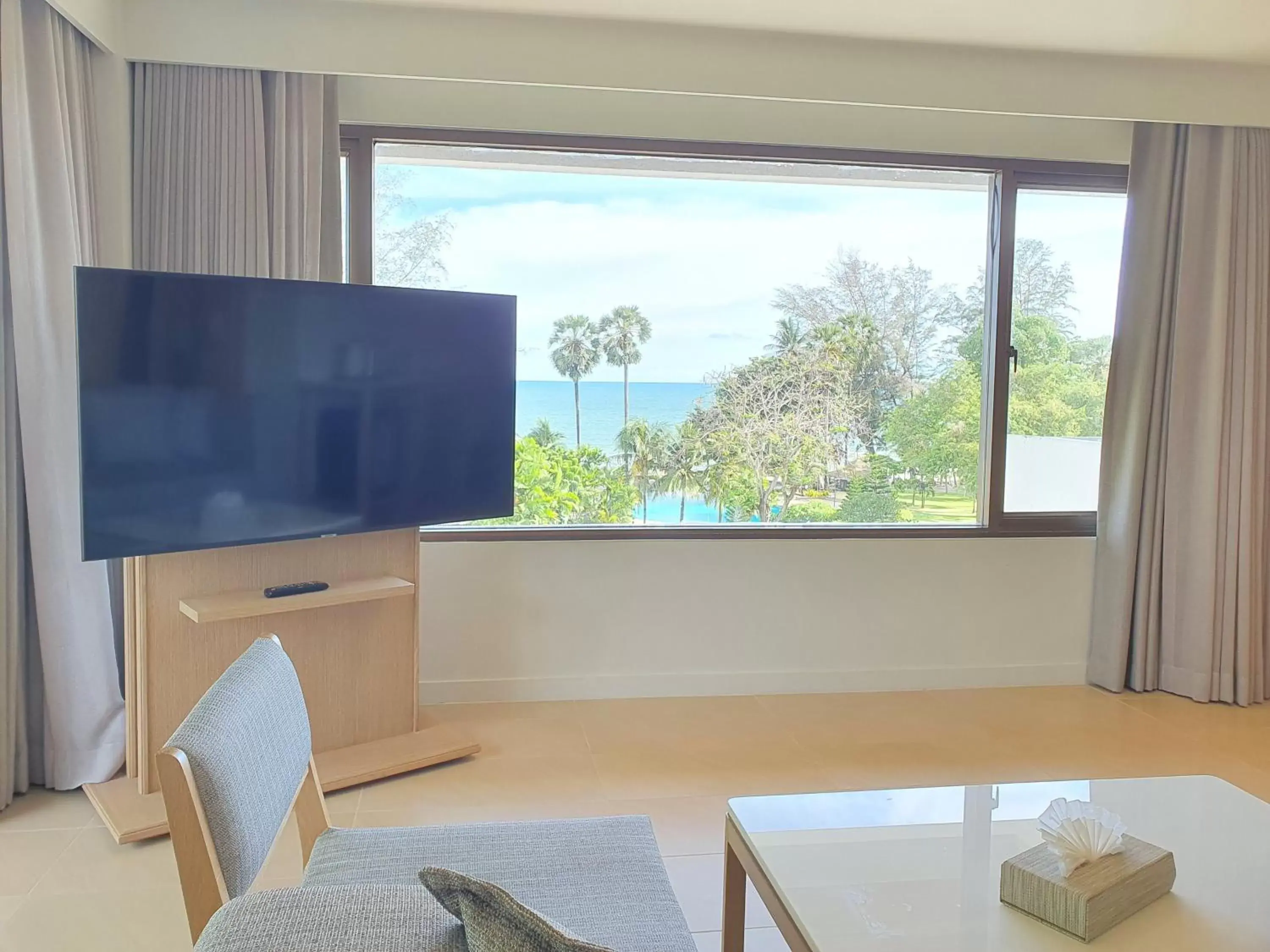 Sea view, TV/Entertainment Center in Novotel Rayong Rim Pae Resort