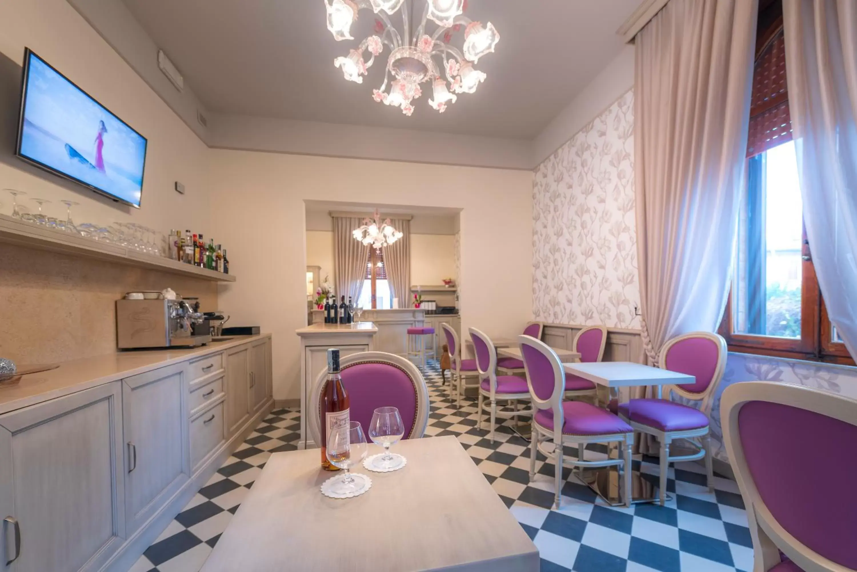 Communal lounge/ TV room, Restaurant/Places to Eat in Villa Elda Boutique Hotel