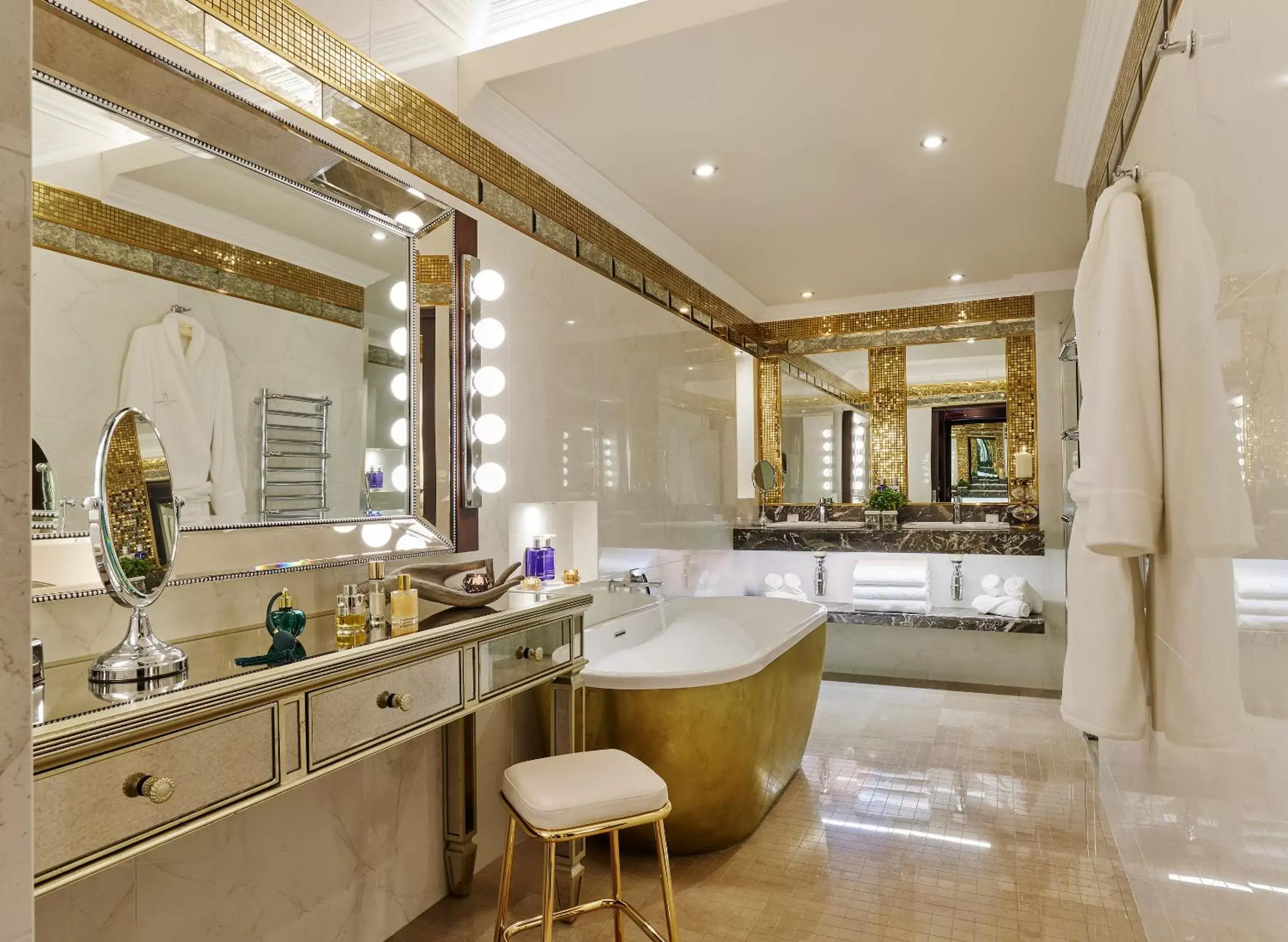 Bathroom in Hayfield Manor