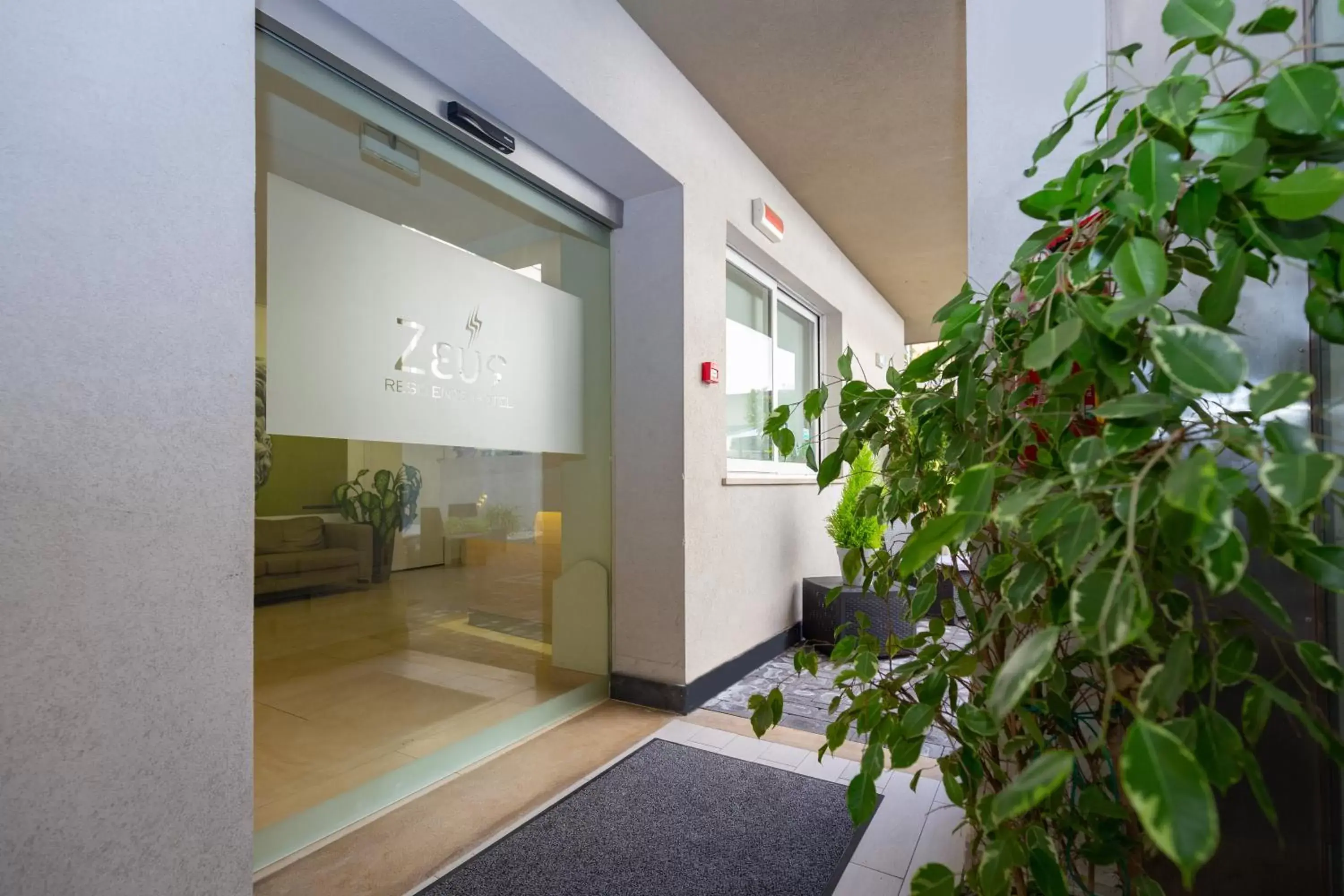 Facade/entrance in Zeus Hotel - Aparthotel - Meeting & Congress Facade/entrance in Zeus Hotel - Aparthotel - Meeting & Congress