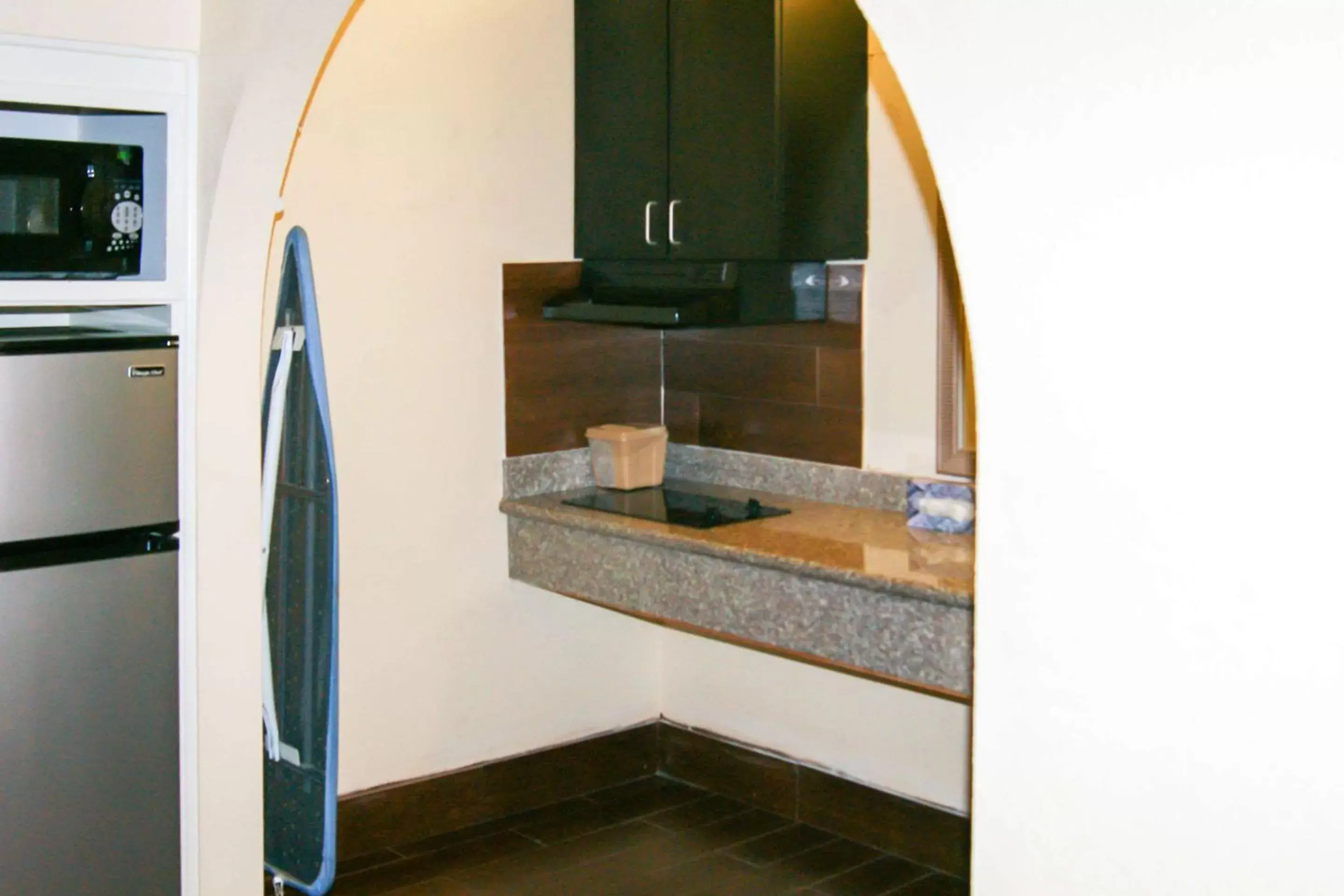 Photo of the whole room, Bathroom in Econo Lodge Inn & Suites West – Energy Corridor