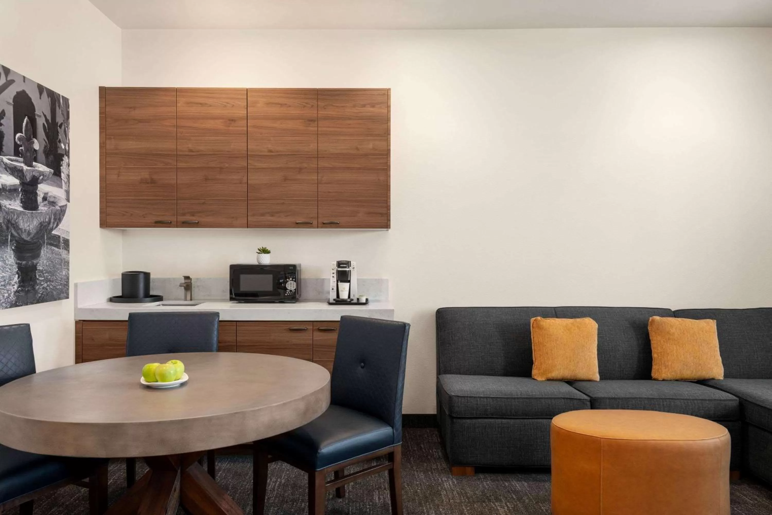 Living room in La Quinta by Wyndham San Luis Obispo