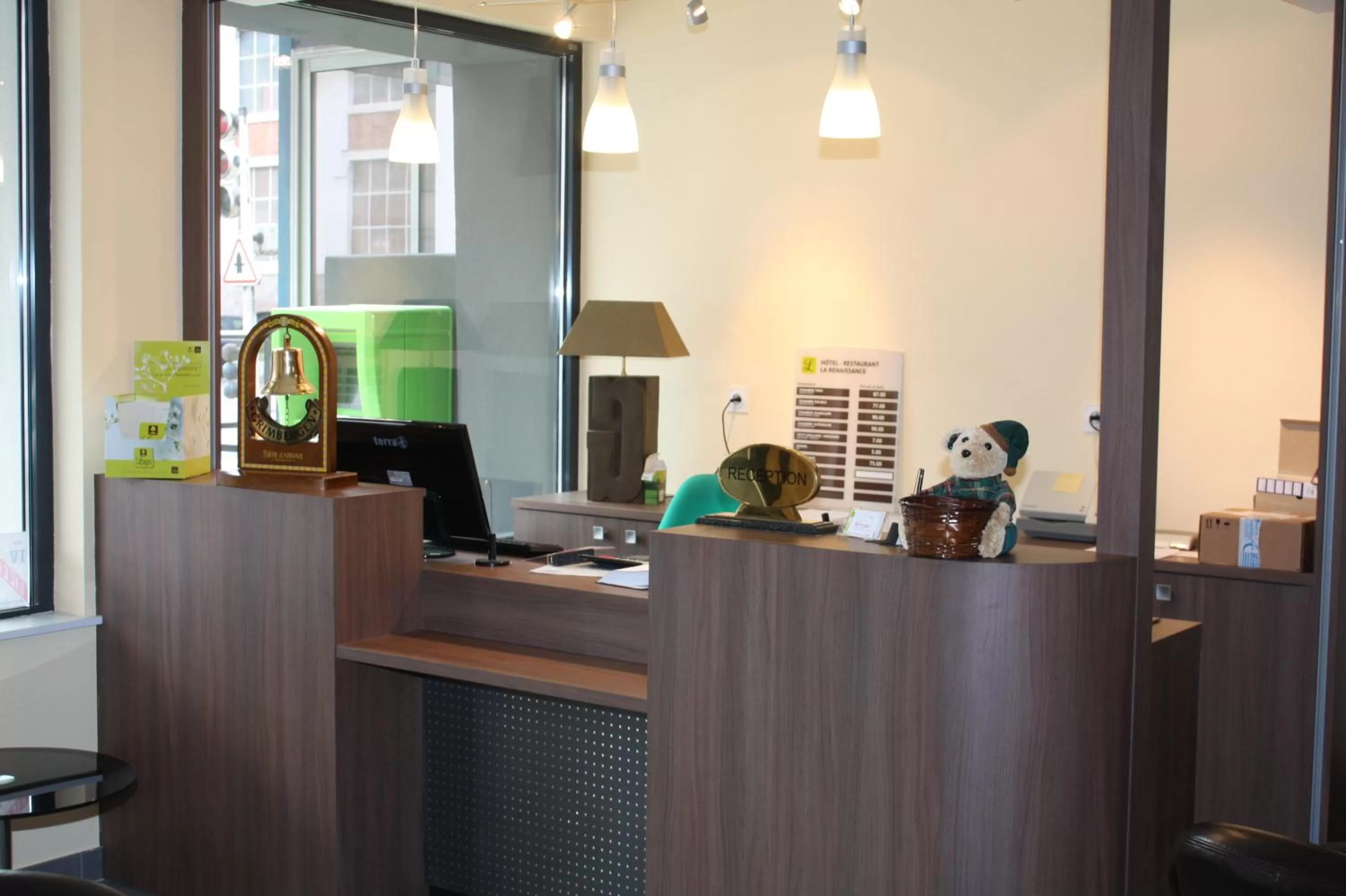 Lobby or reception in Logis Hôtel- Restaurant La Renaissance