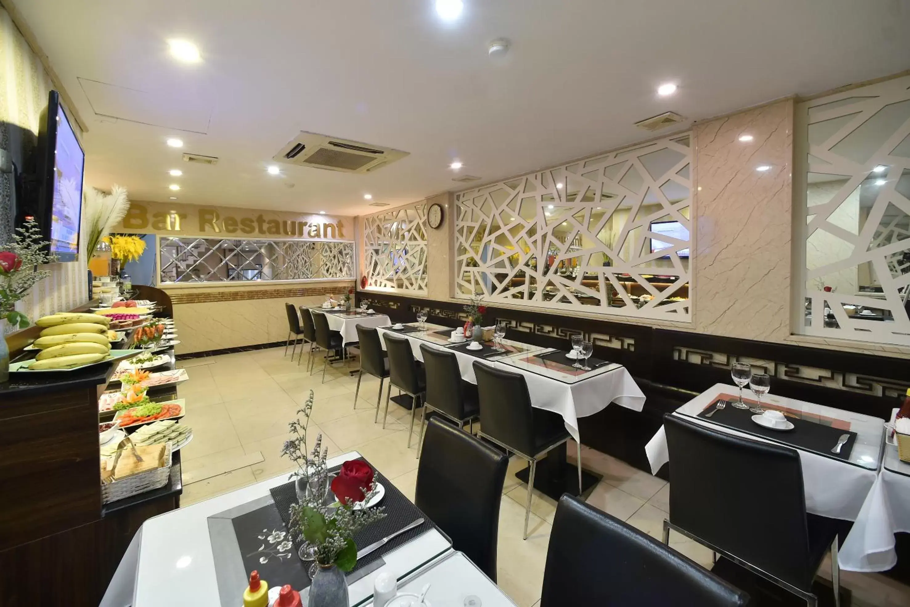 Restaurant/Places to Eat in Hanoi Eternity Hotel