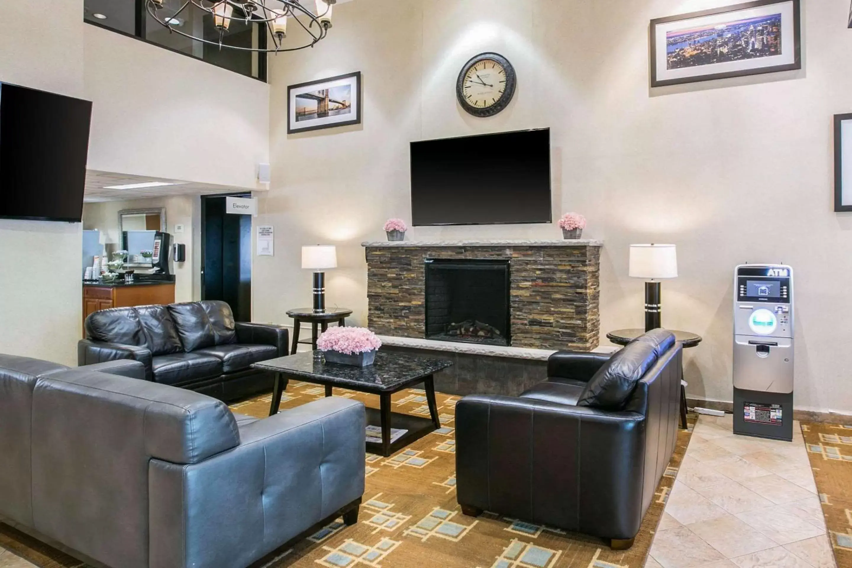 Lobby or reception, Seating Area in Quality Inn Edison-New Brunswick