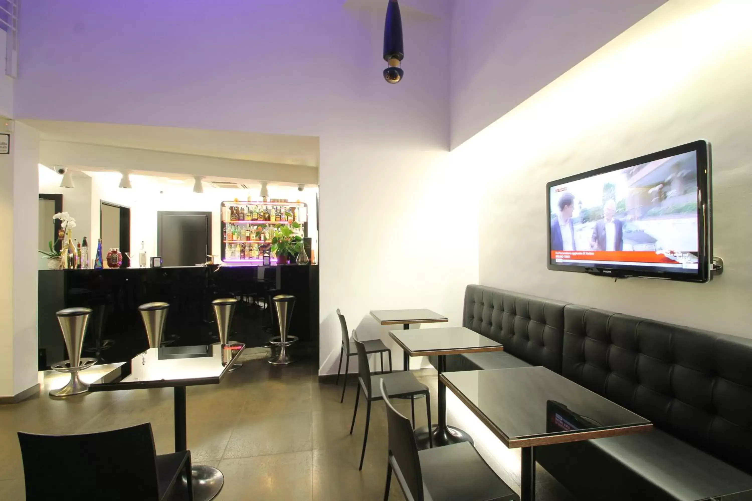 Lounge or bar, Restaurant/Places to Eat in JC Hotel