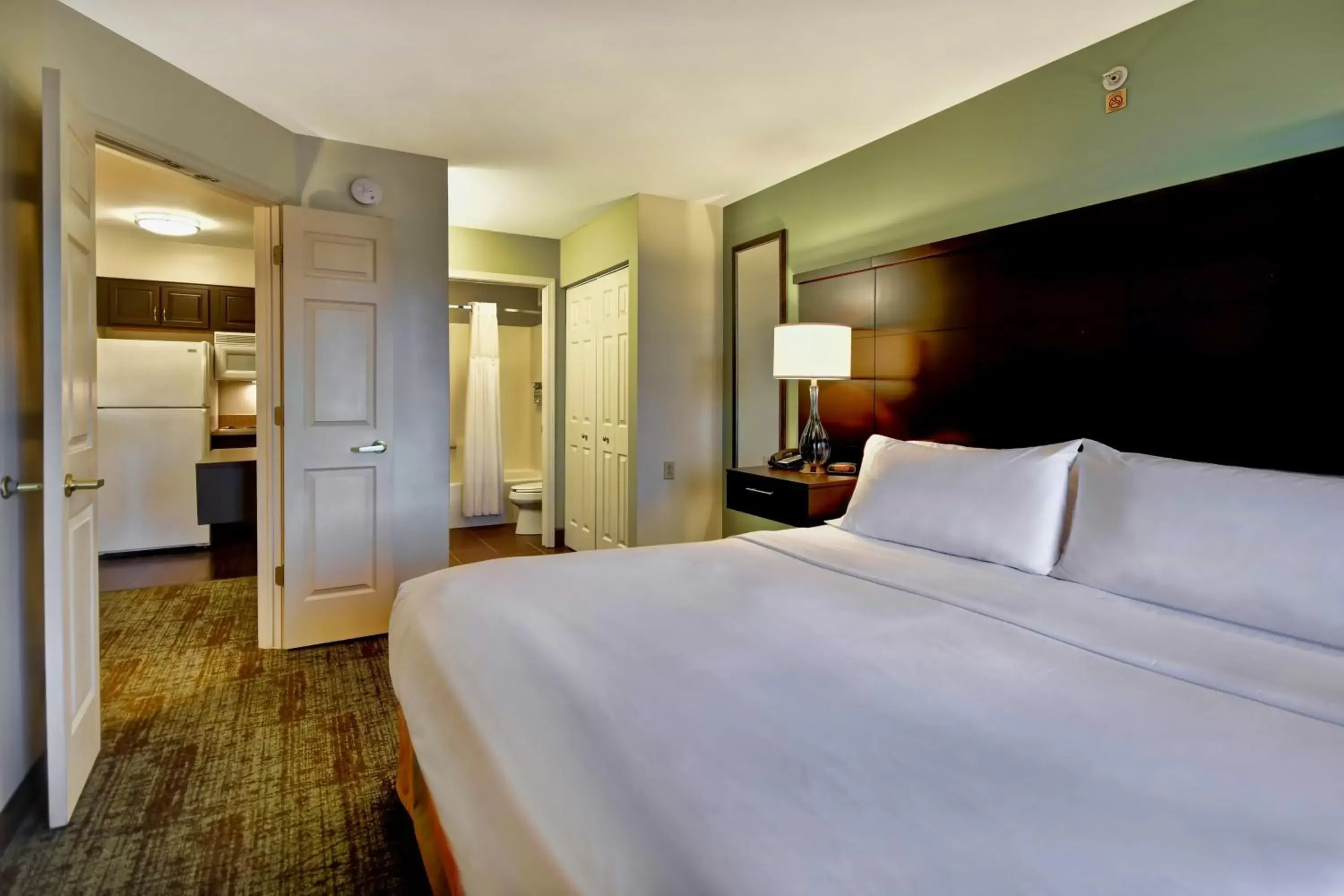 Photo of the whole room, Bed in Staybridge Suites Madison - East, an IHG Hotel