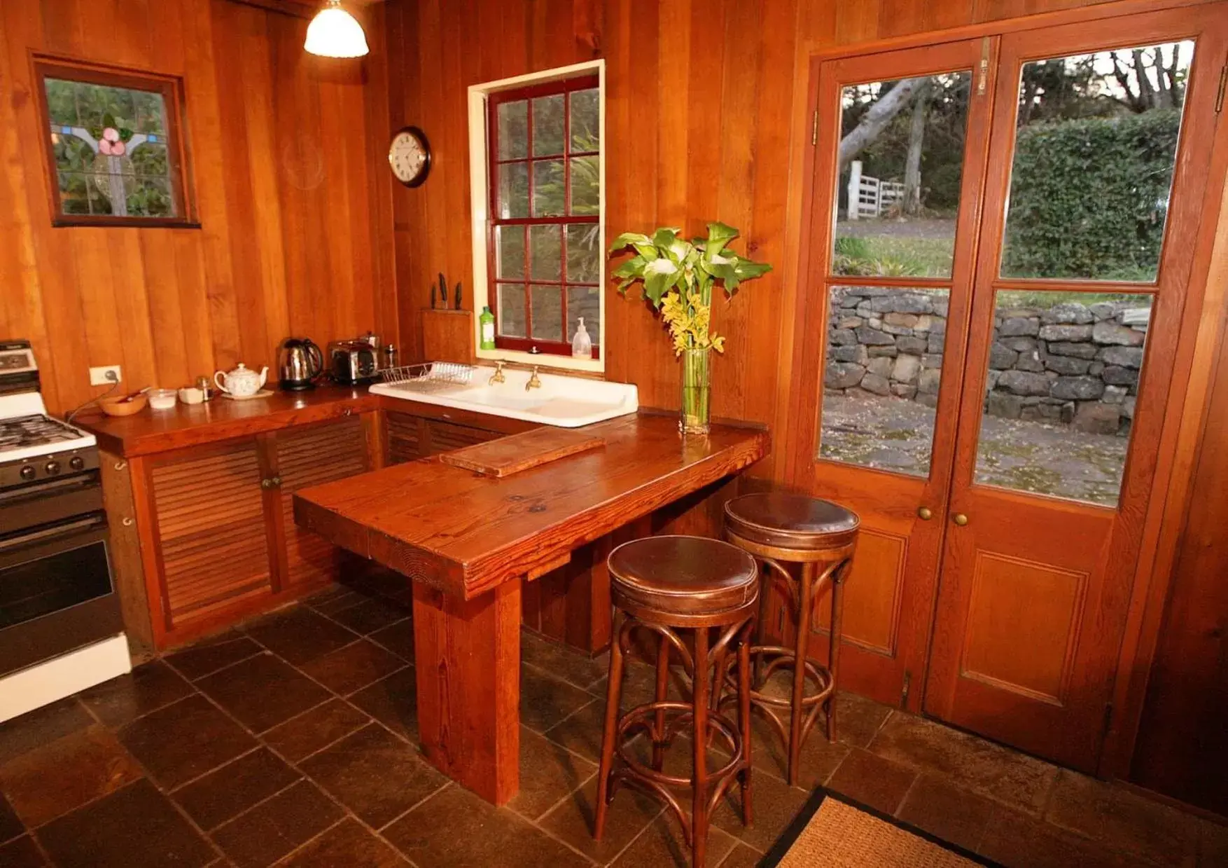 Kitchen or kitchenette in Hermitage Cottage