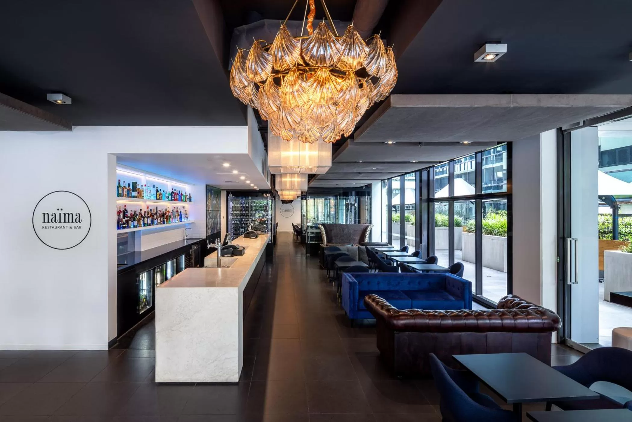 Restaurant/places to eat, Lobby/Reception in Mercure Melbourne St Kilda Road