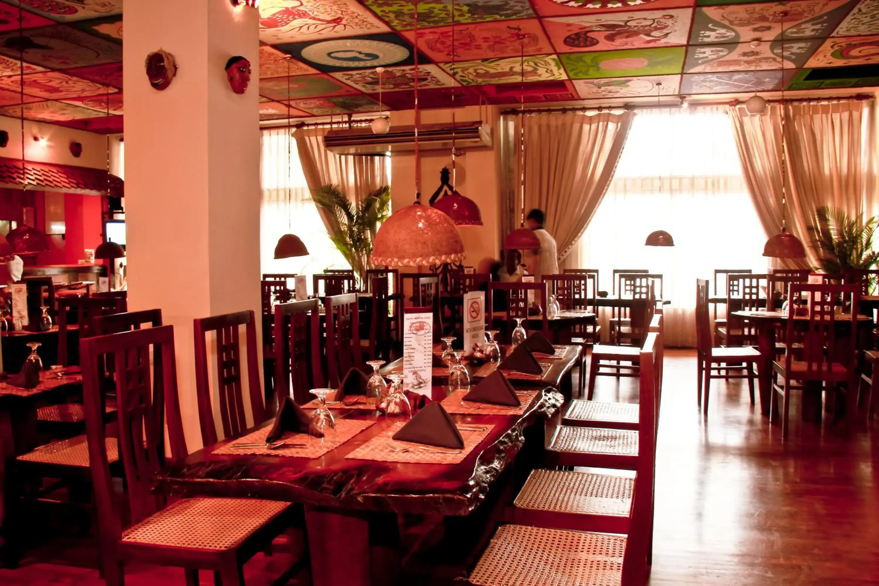 Restaurant/places to eat in Grand Oriental Hotel Restaurant/places to eat in Grand Oriental Hotel