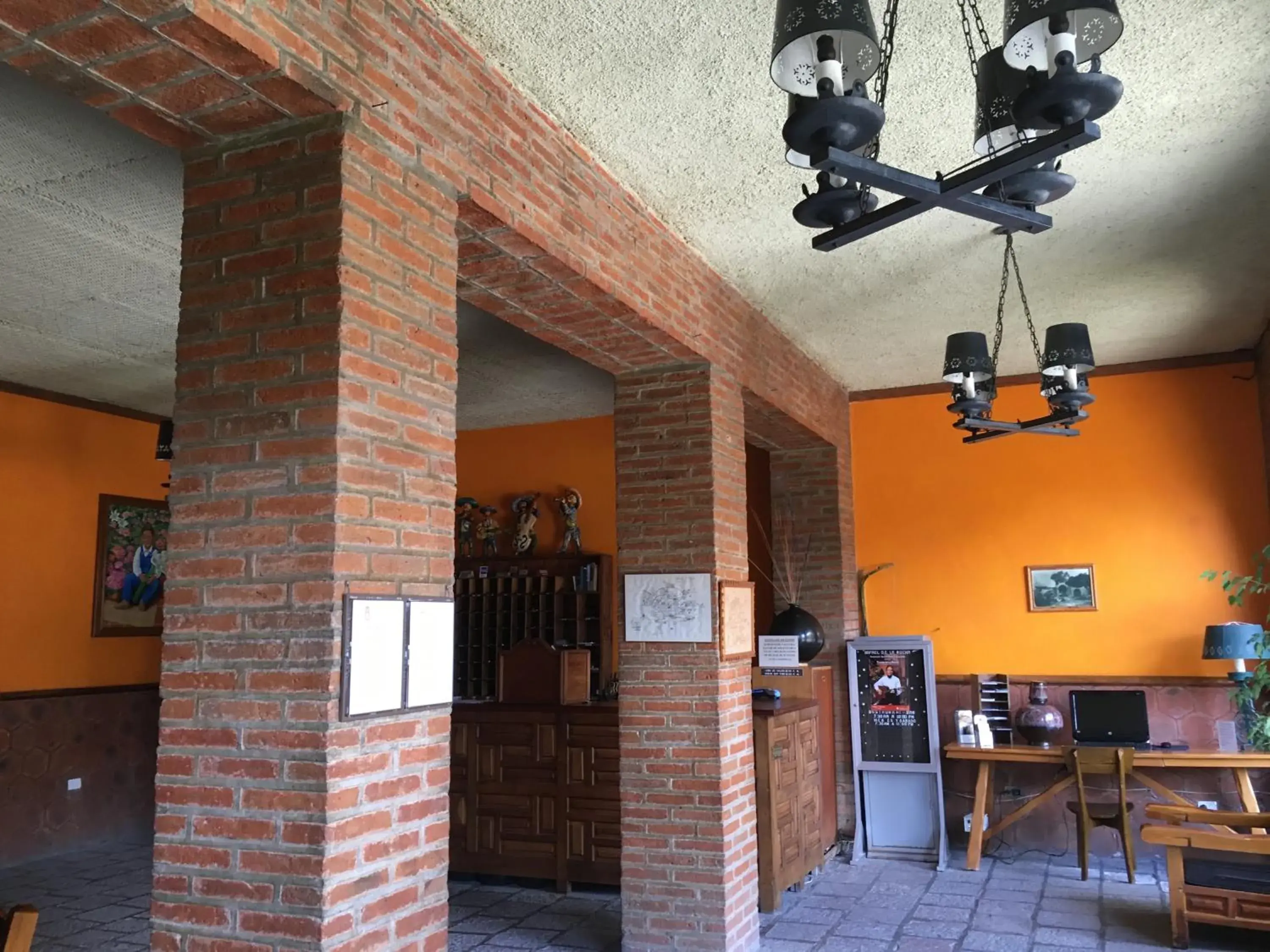 Lobby or reception, Lounge/Bar in Rancho Hotel Atascadero