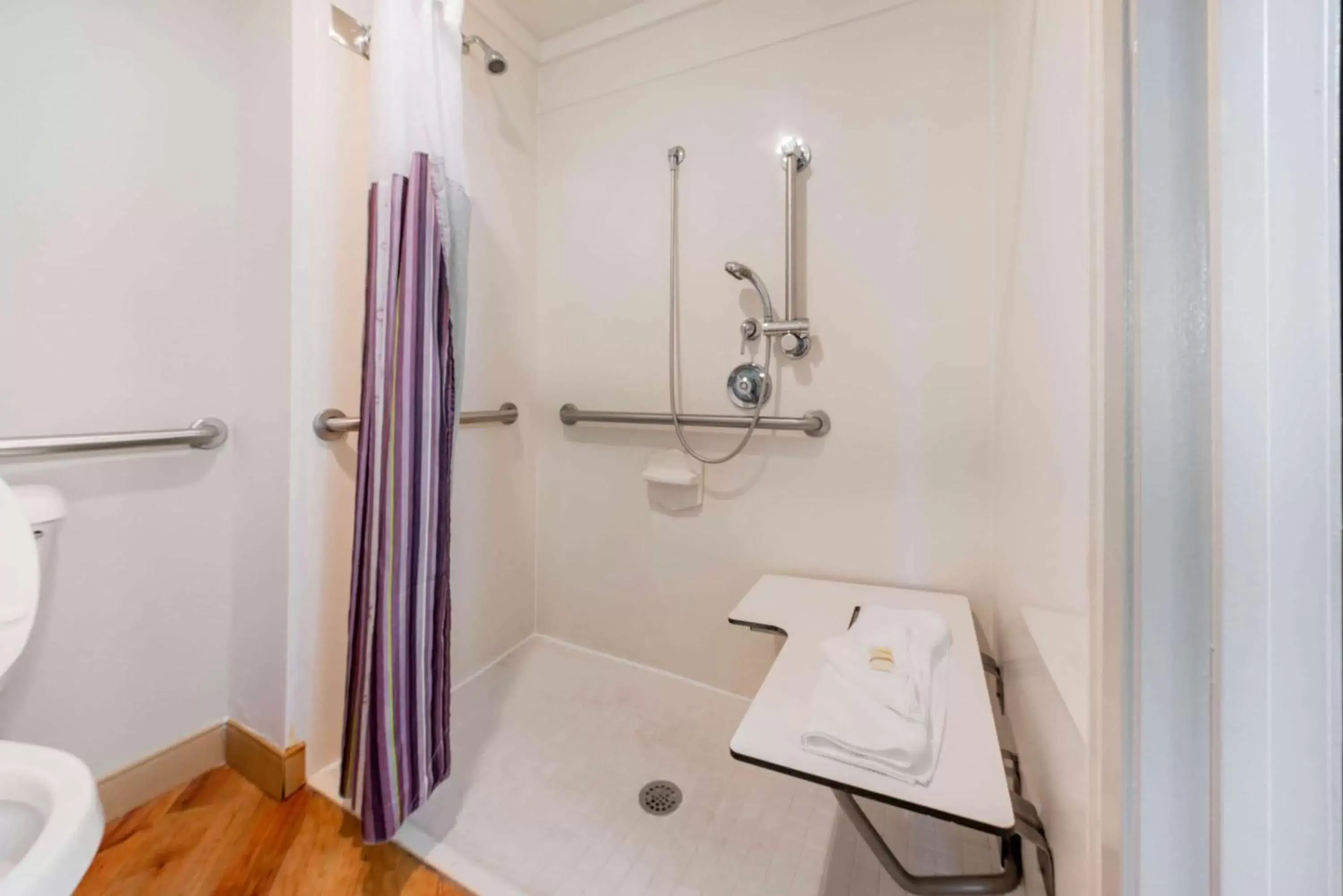 Shower, Bathroom in La Quinta Inn by Wyndham Ft. Lauderdale Tamarac East