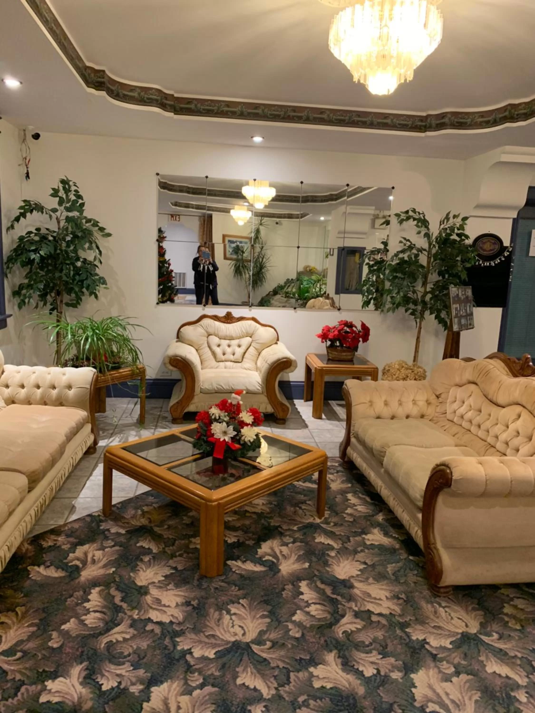 Restaurant/places to eat in Lakeview Hotel