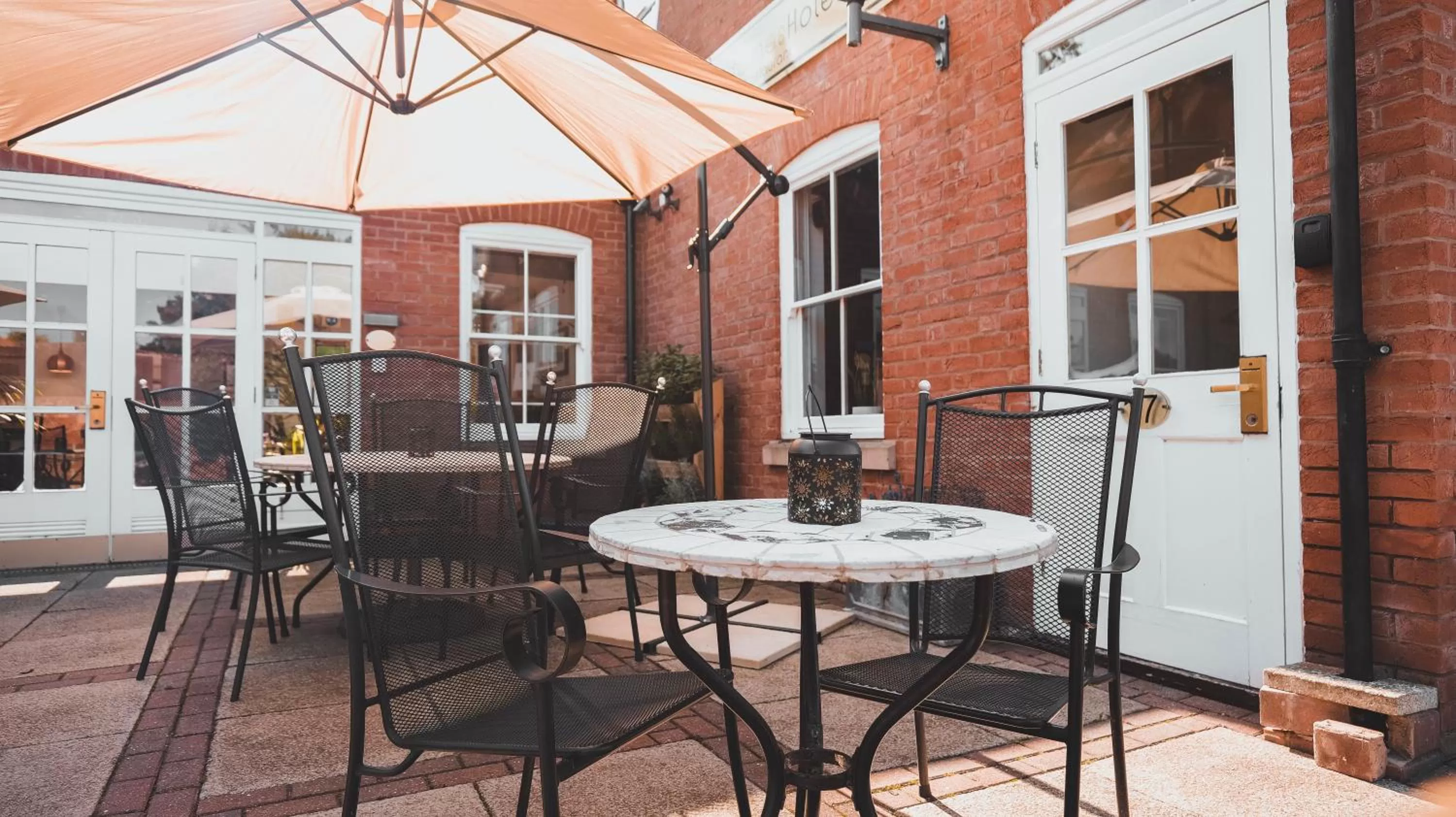 Patio in Stratford Limes Hotel