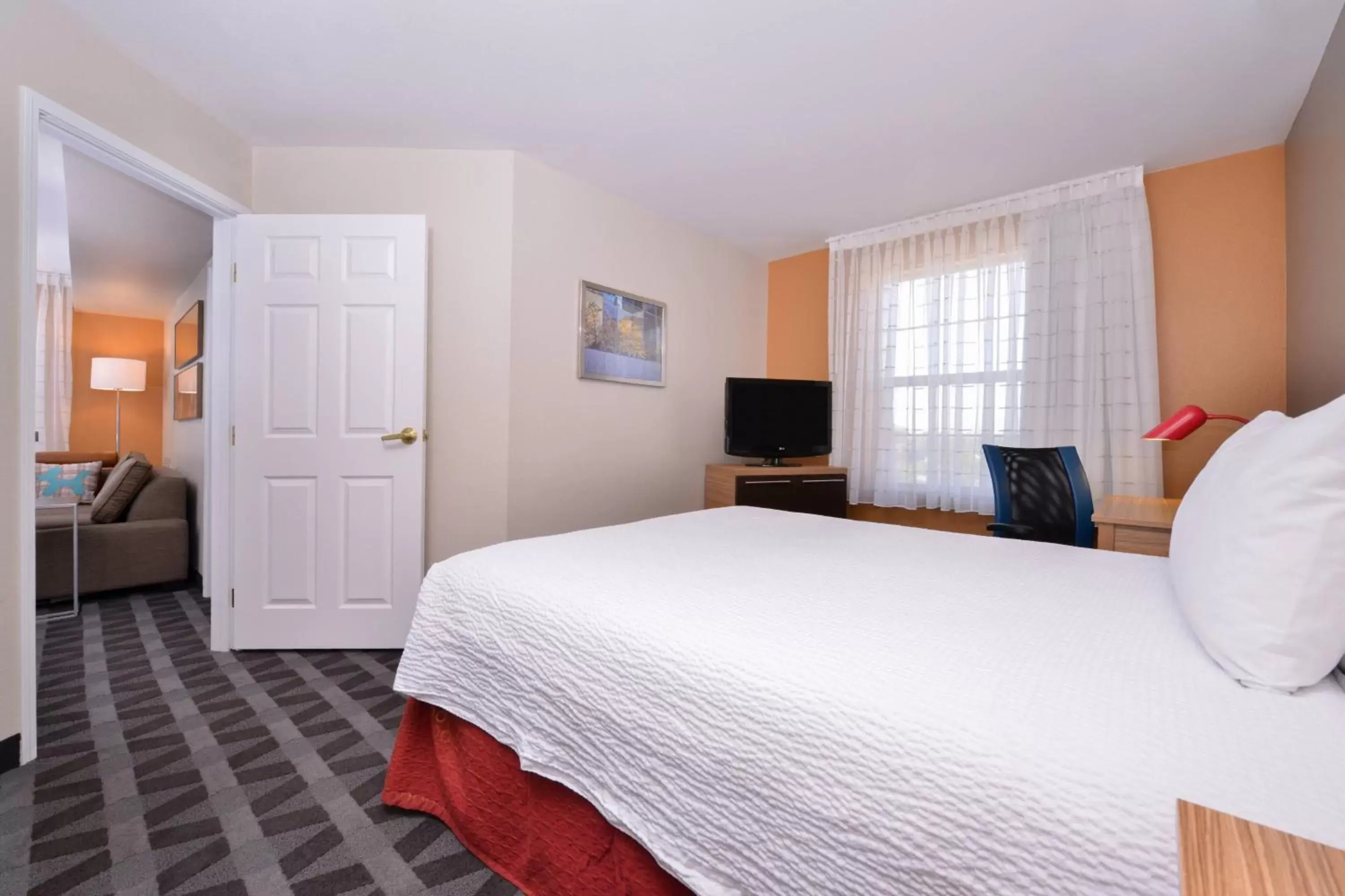 Bedroom, Bed in TownePlace Suites by Marriott Ontario Airport