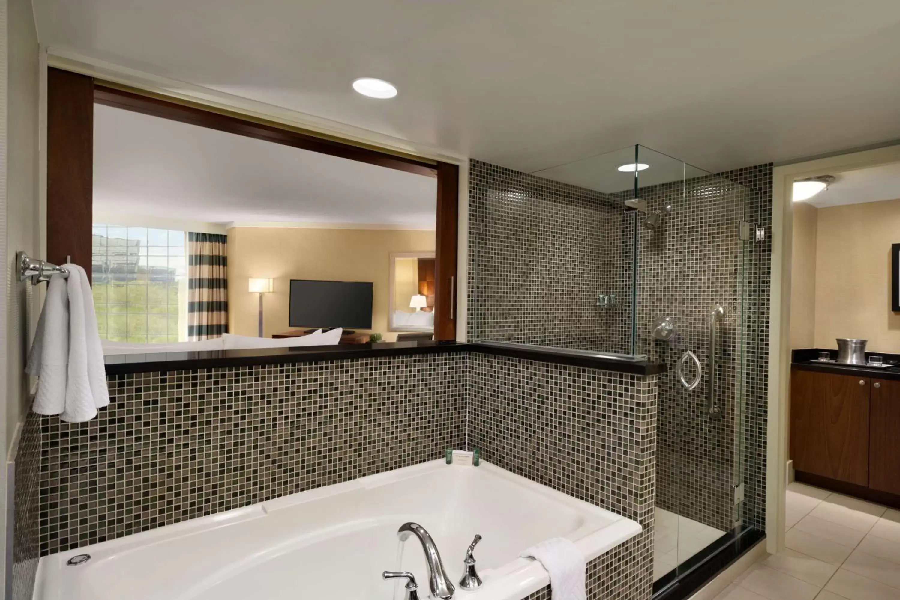 Bed, Bathroom in Hilton Stamford Hotel & Executive Meeting Center