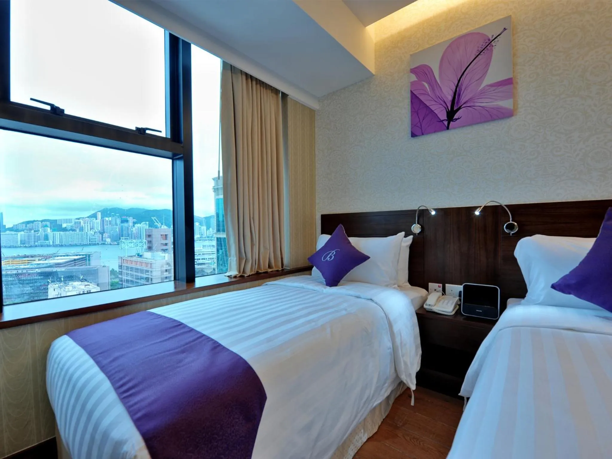 Photo of the whole room, Bed in The Bauhinia Hotel - Tsim Sha Tsui