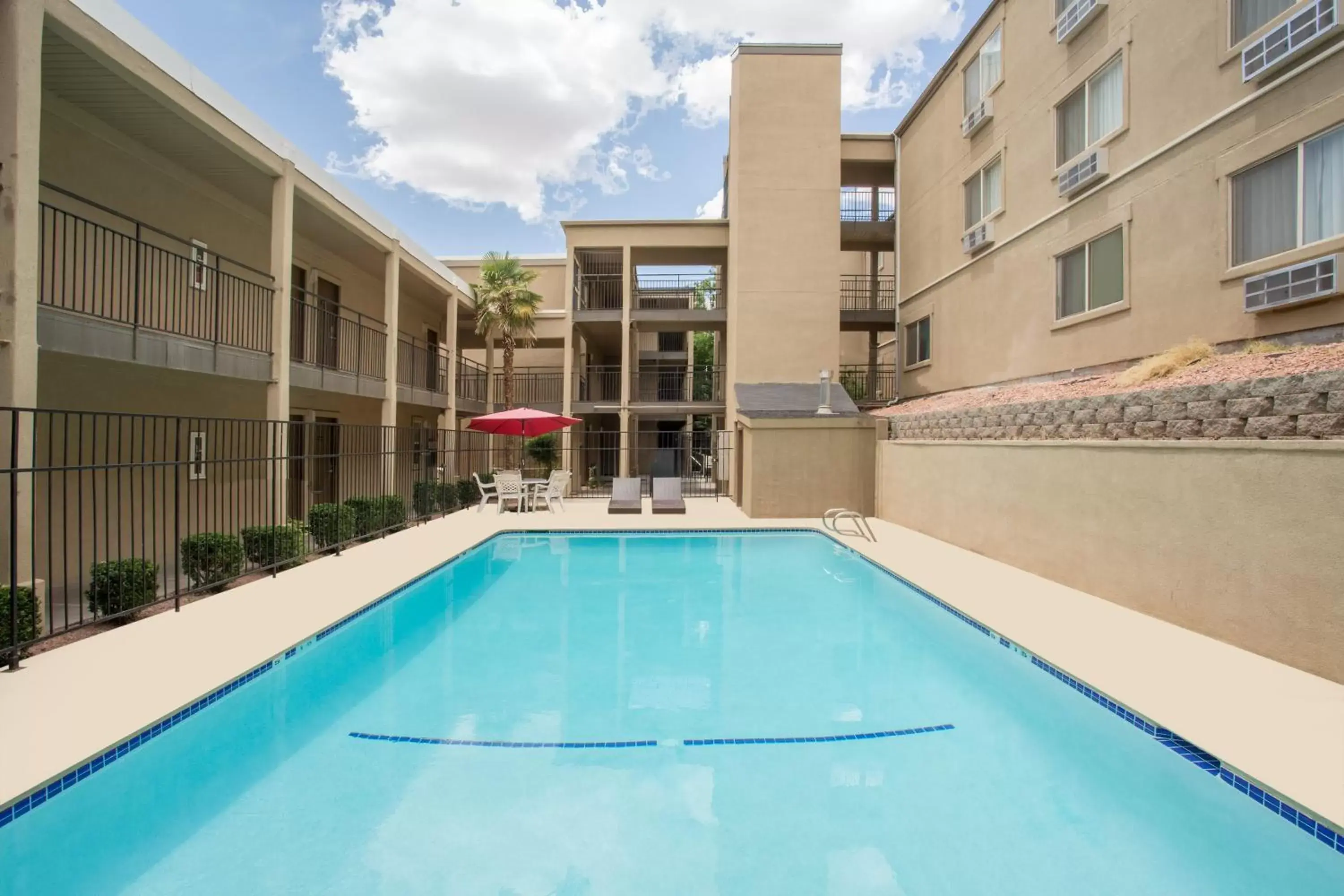 Pool view, Swimming Pool in Days Inn by Wyndham St. George