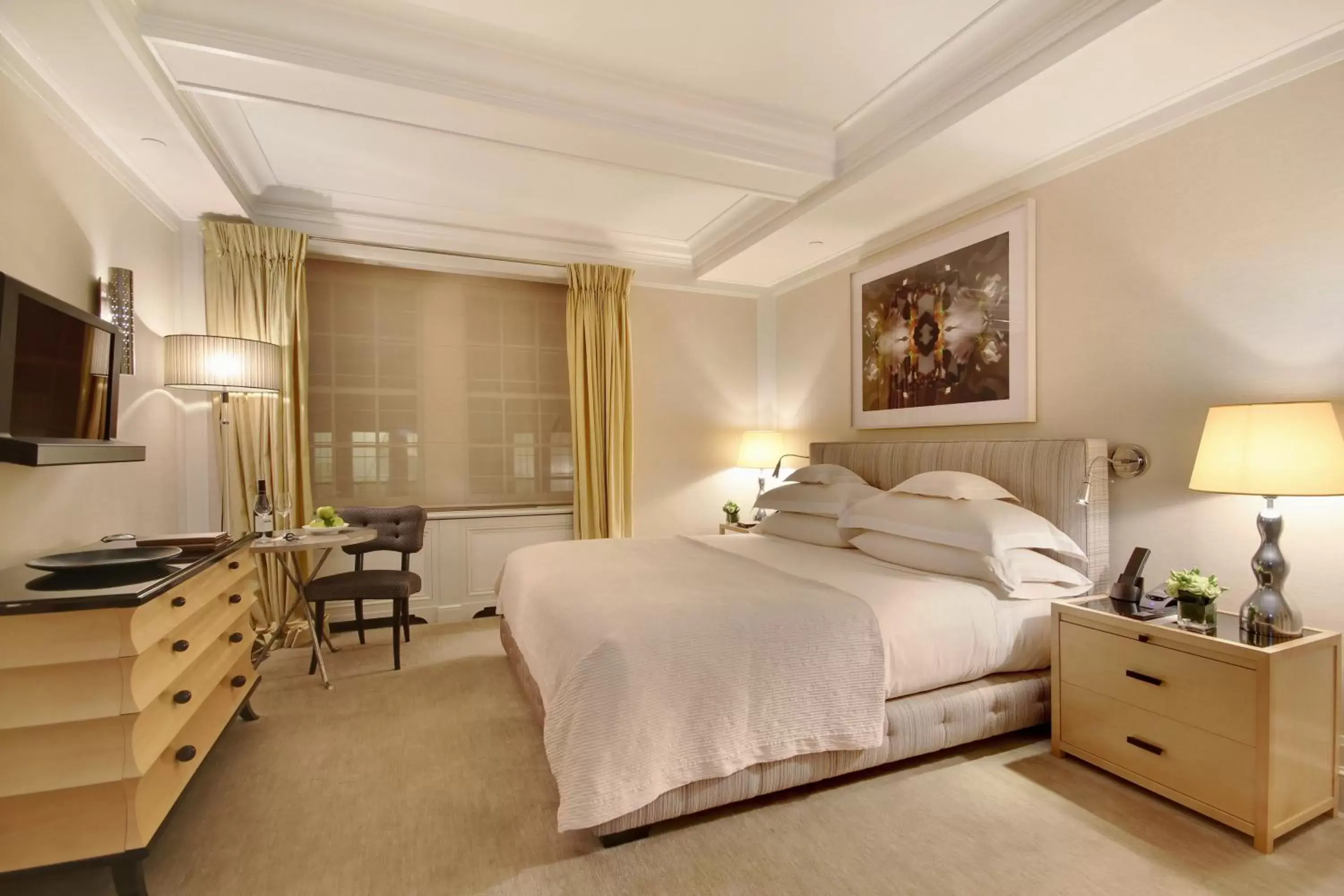 Superior Courtyard King Guest Room in The Mark New York