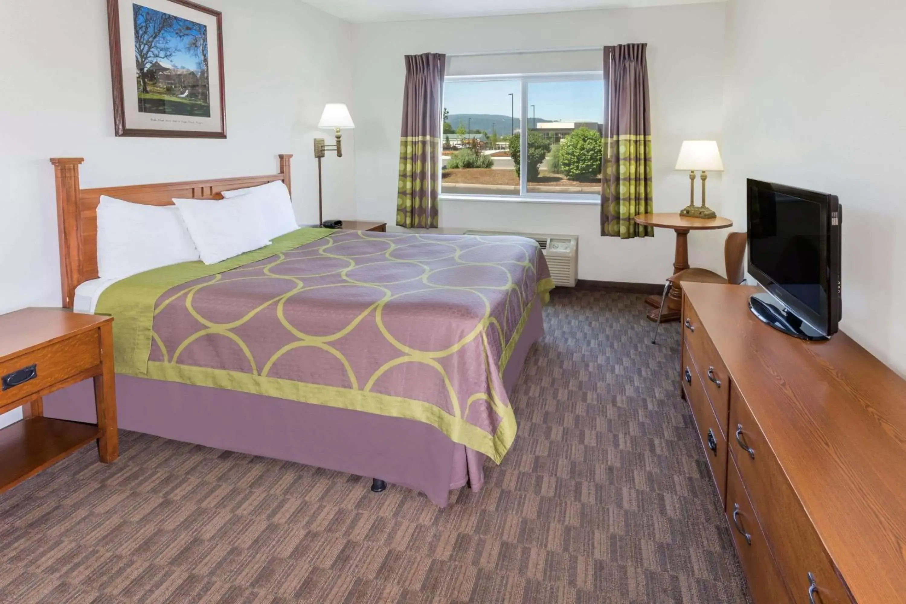 Photo of the whole room, Bed in Super 8 by Wyndham Central Pt Medford