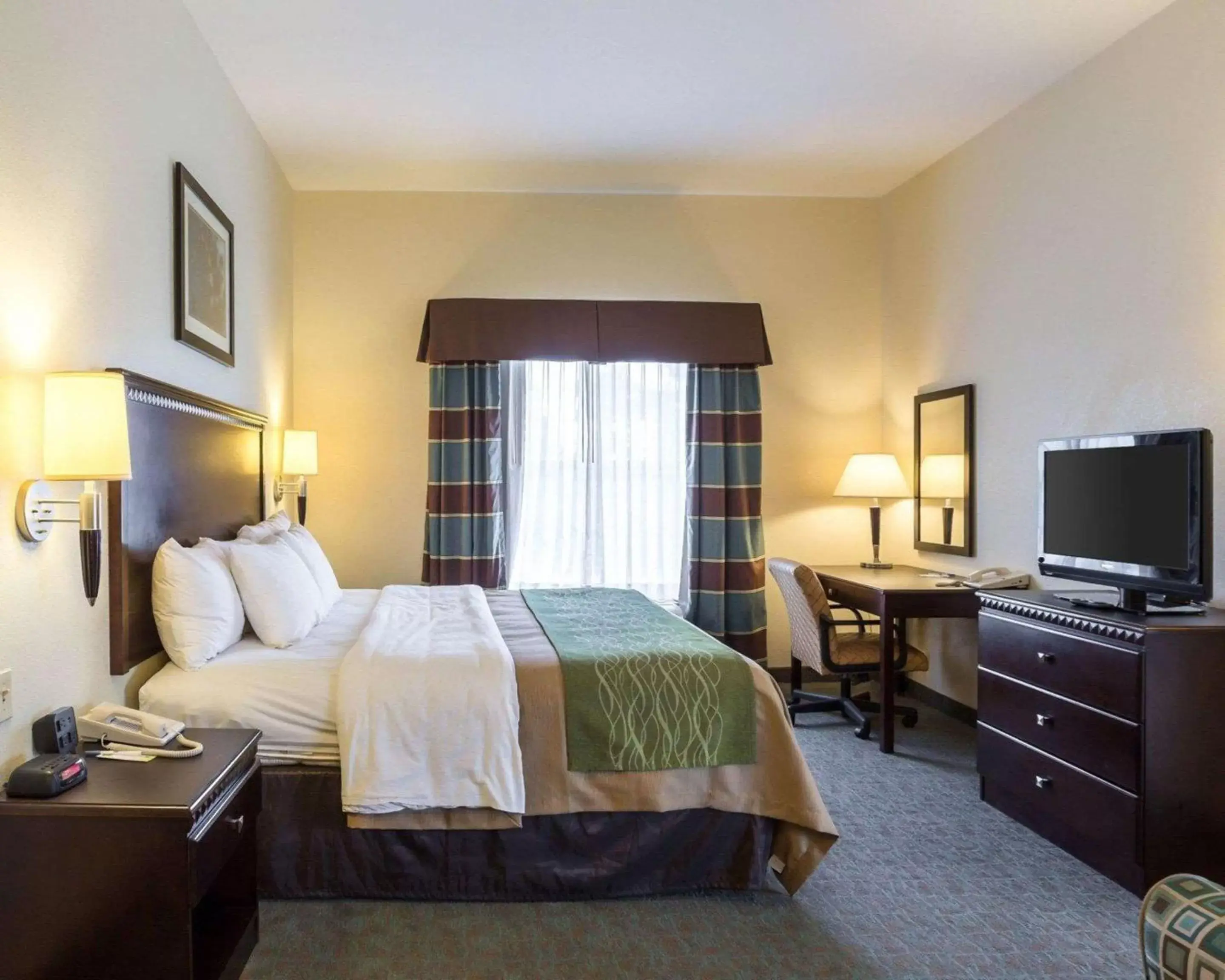 Photo of the whole room, Bed in Quality Inn Donaldsonville - Gonzales