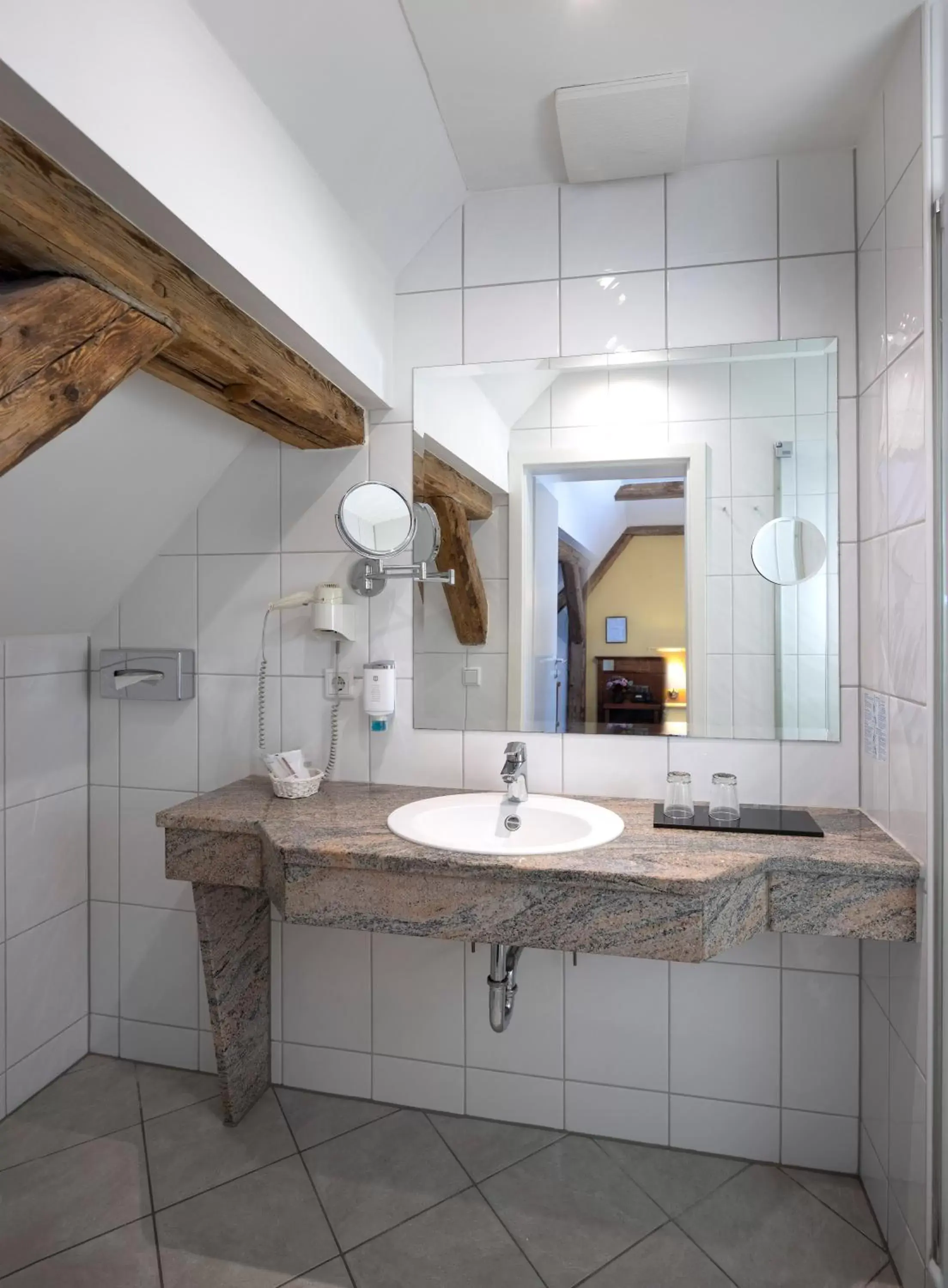 Toilet, Bathroom in Altstadthotel der Patrizier