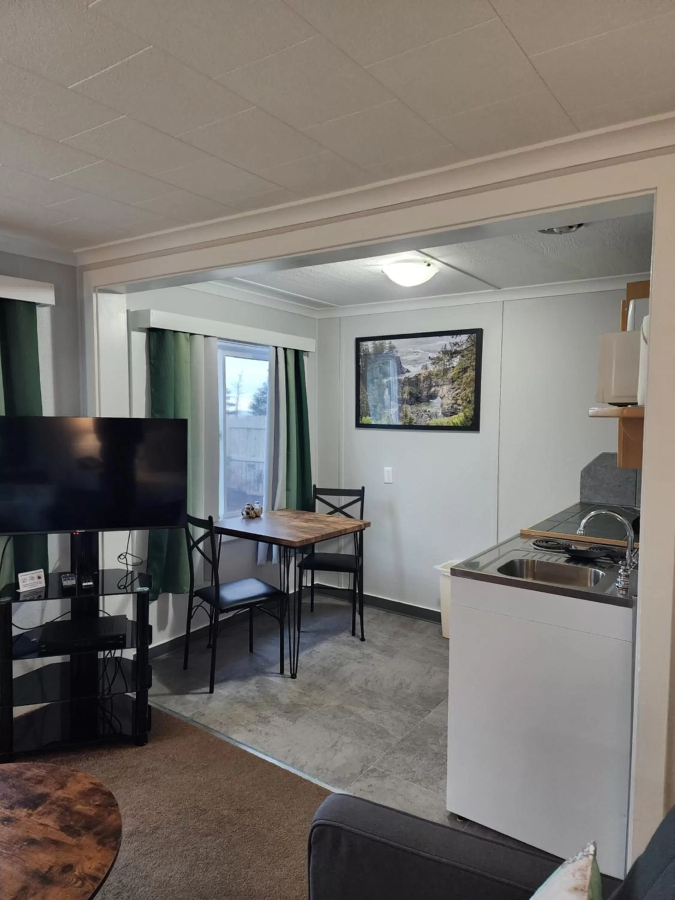 Kitchen or kitchenette in Inn at Arch Rock