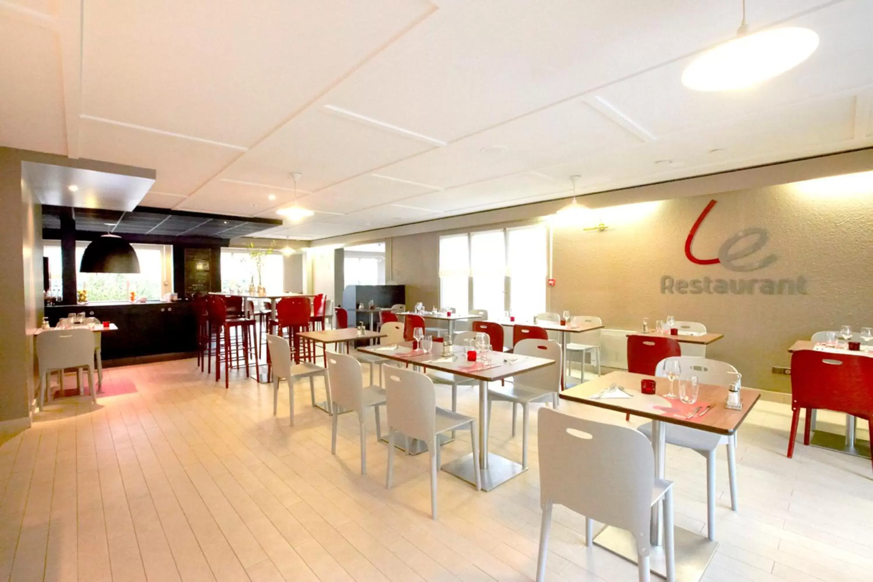 Restaurant/Places to Eat in Campanile La Rochelle Nord - Puilboreau Chagnolet