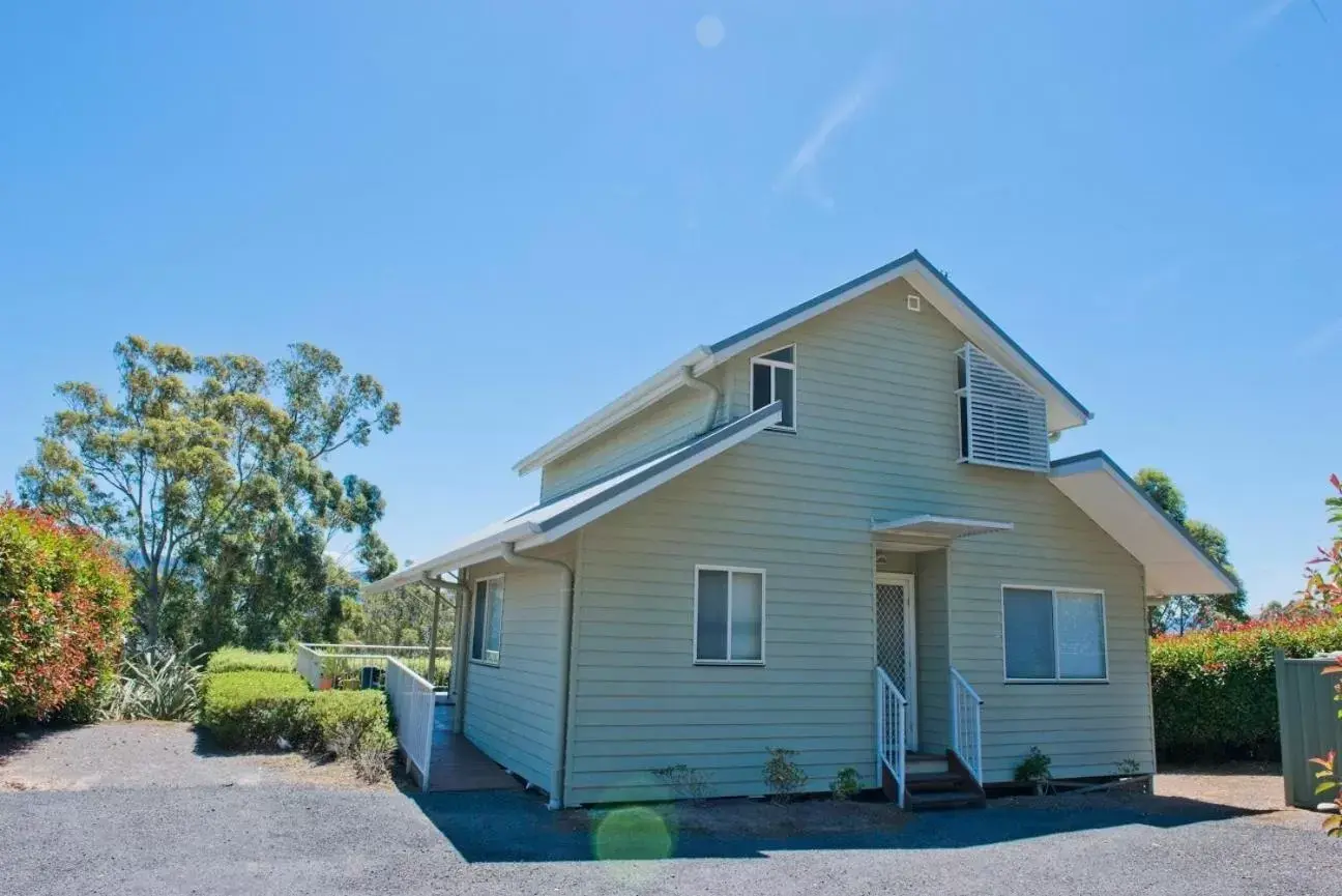 Deluxe Three-Bedroom Villa in Kangaroo Valley Golf and Country Retreat