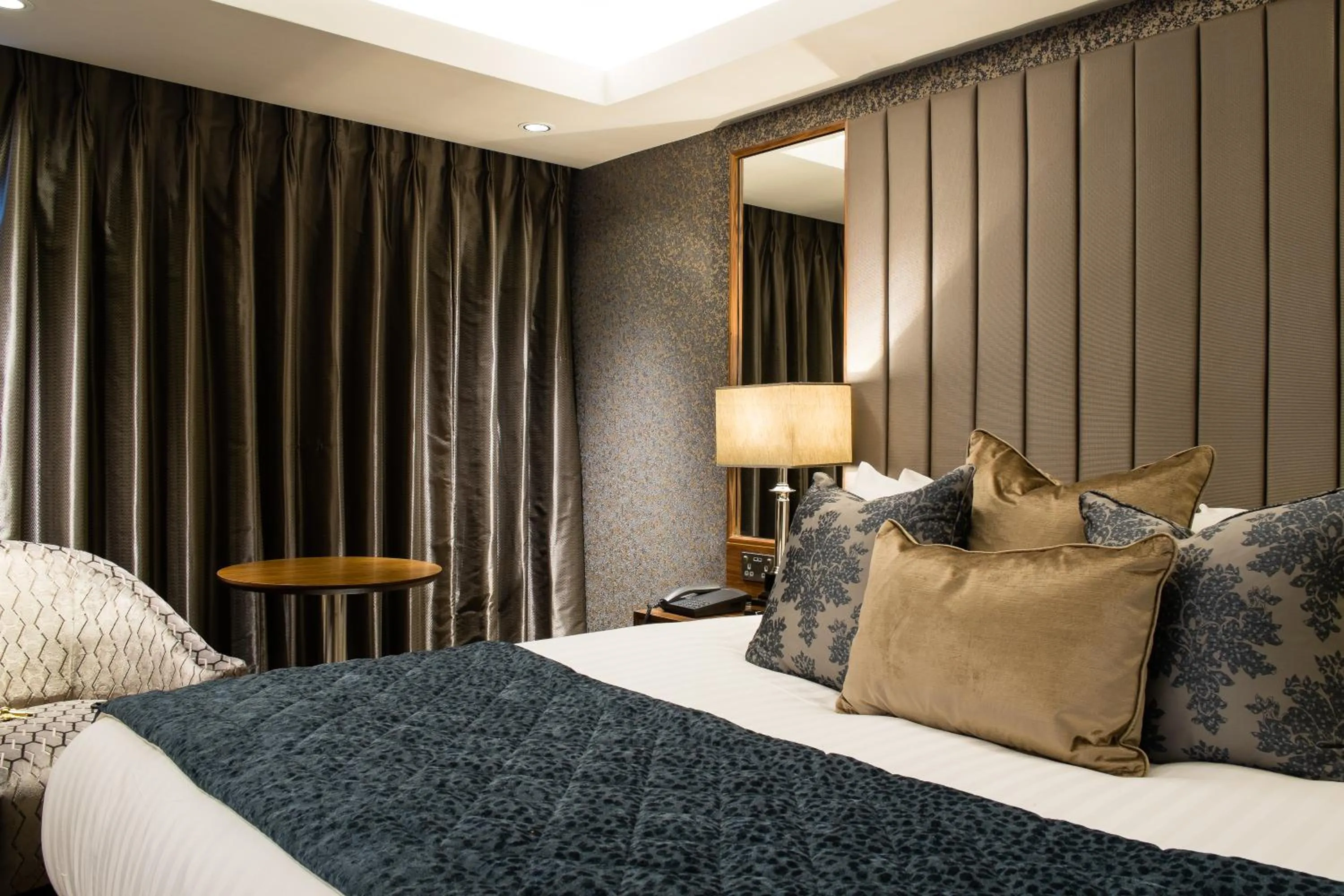 Bedroom, Bed in Lea Marston Hotel