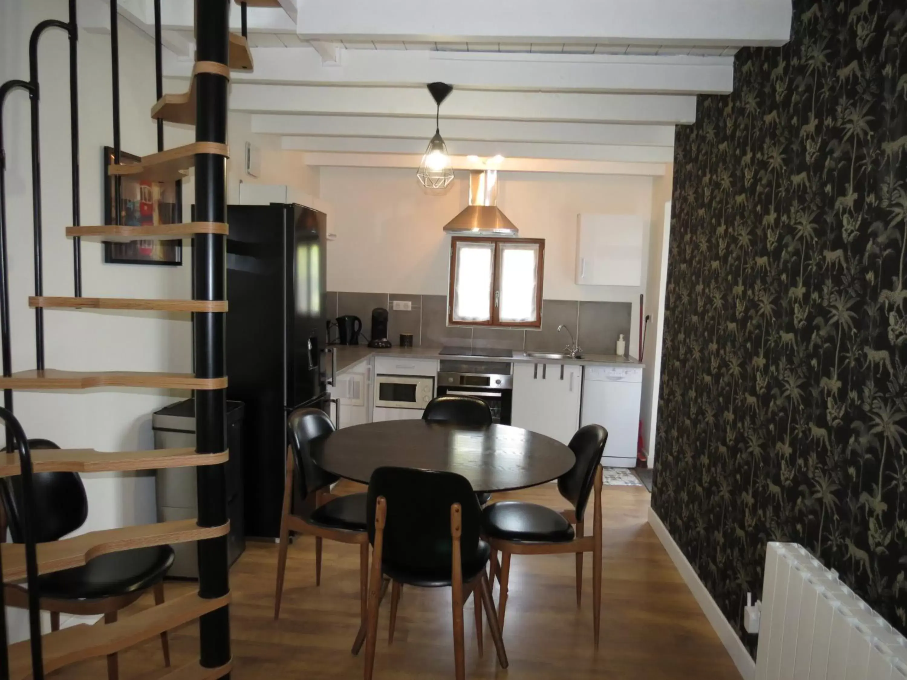 Dining Area in Les Terrasses des Mimosas