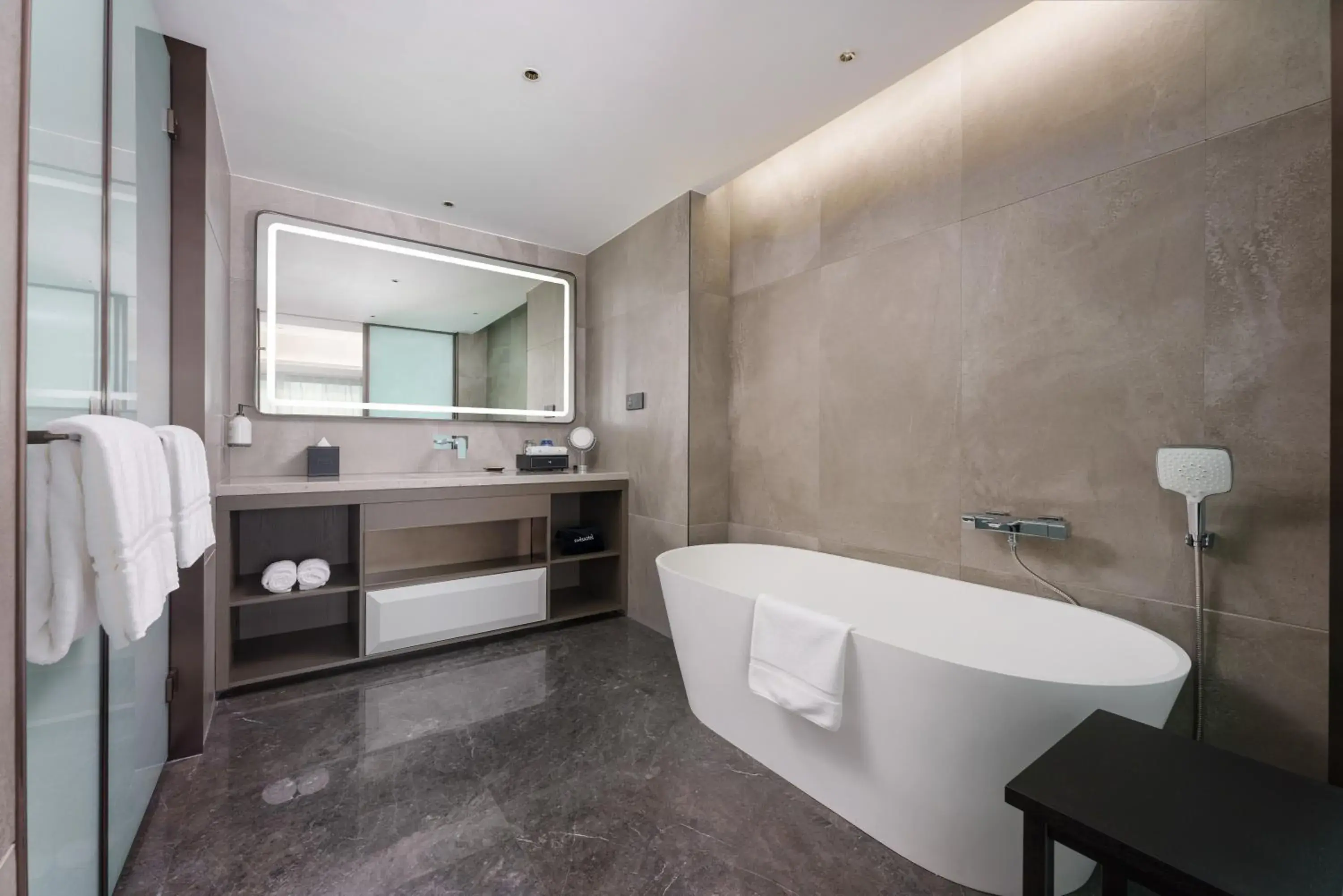 Bathroom in Swissôtel Shenyang