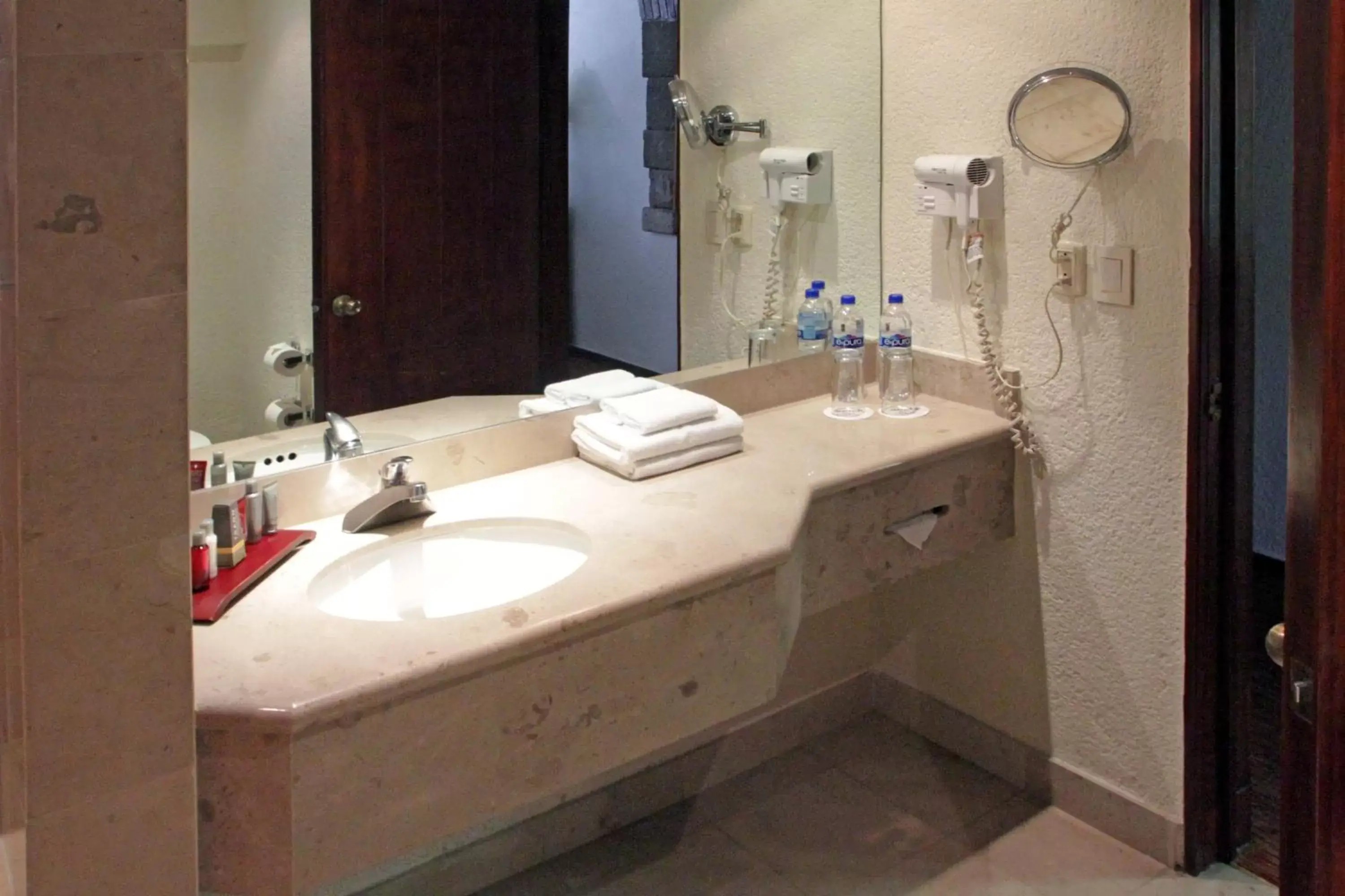 Bathroom in Marriott Puebla Hotel Meson del Angel