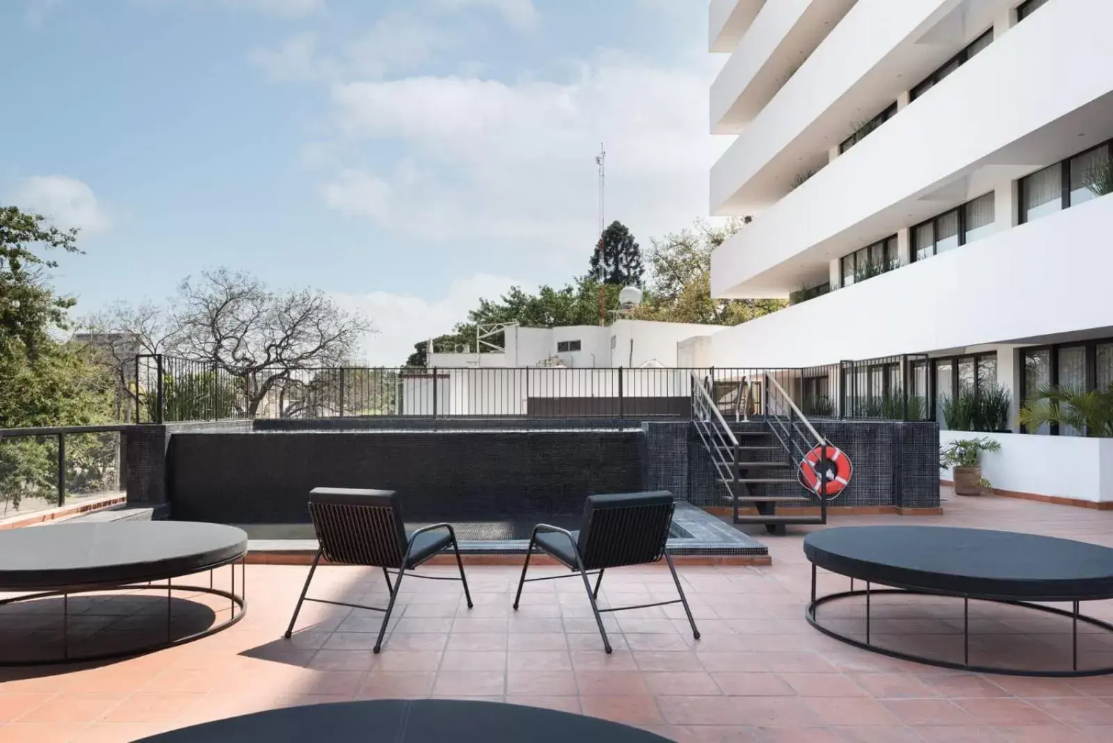 Swimming pool in Bellwort Hotel