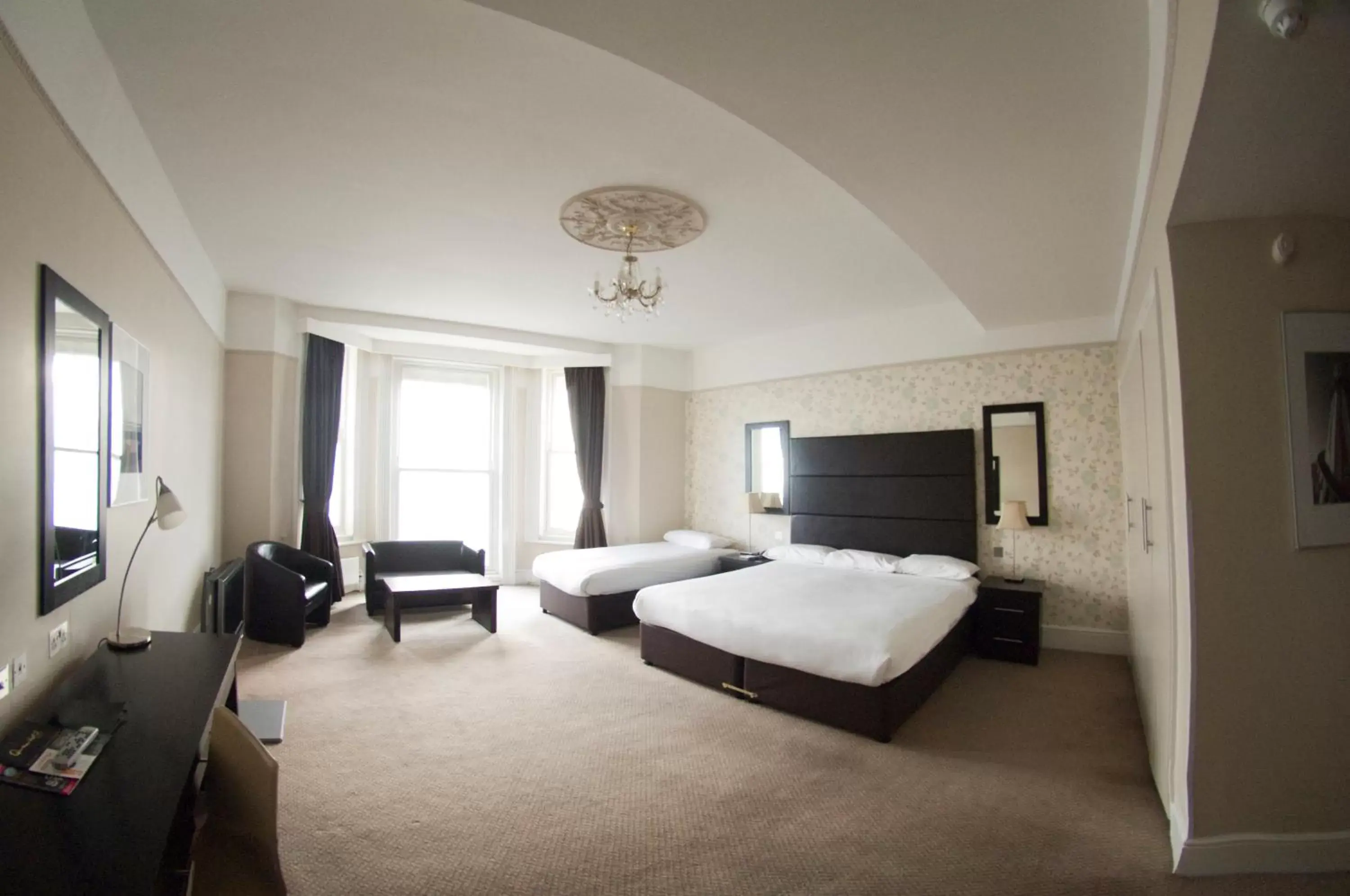 Photo of the whole room in Queens Hotel & Spa
