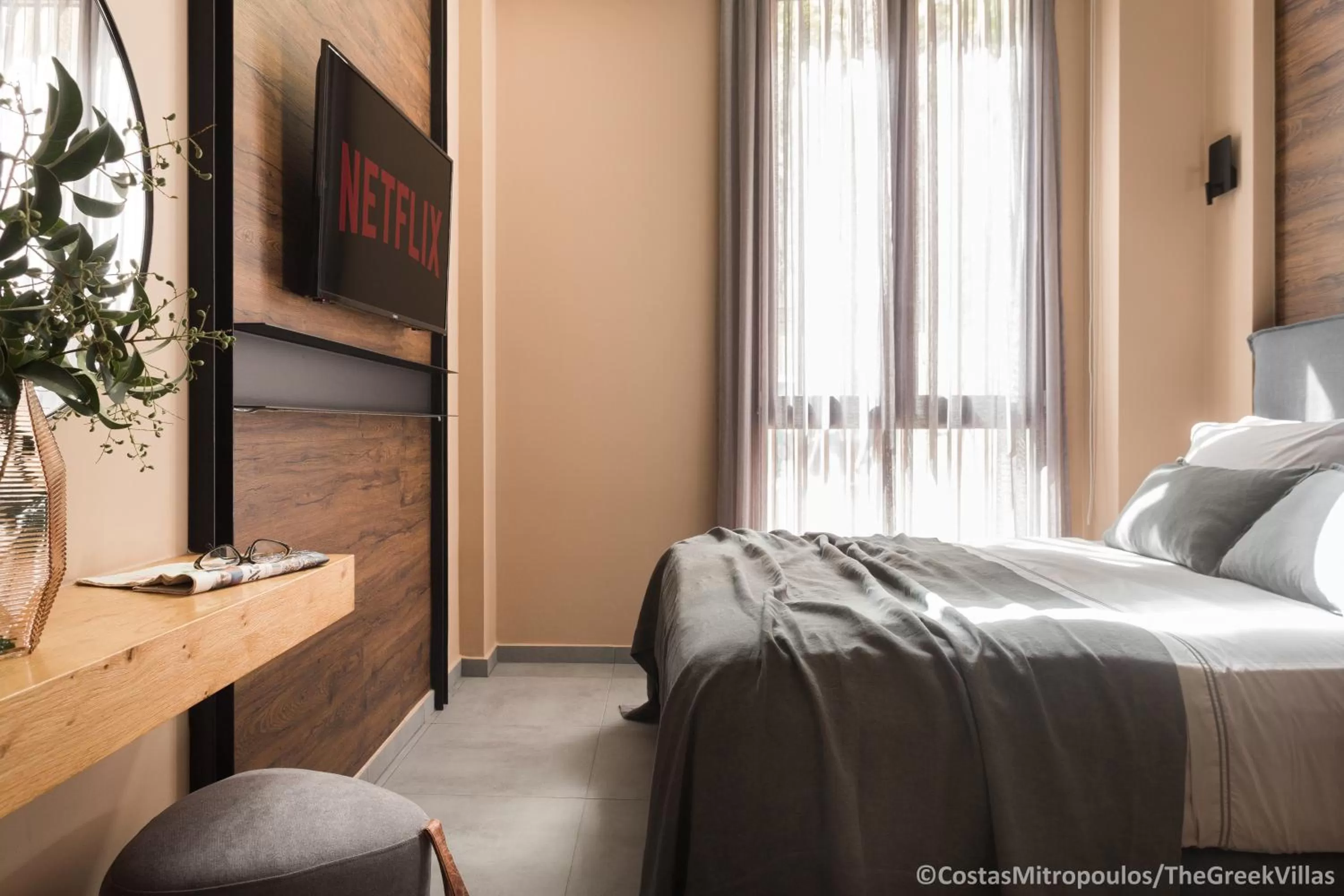 TV and multimedia, Bed in 11 Enteka Acropolis Suites