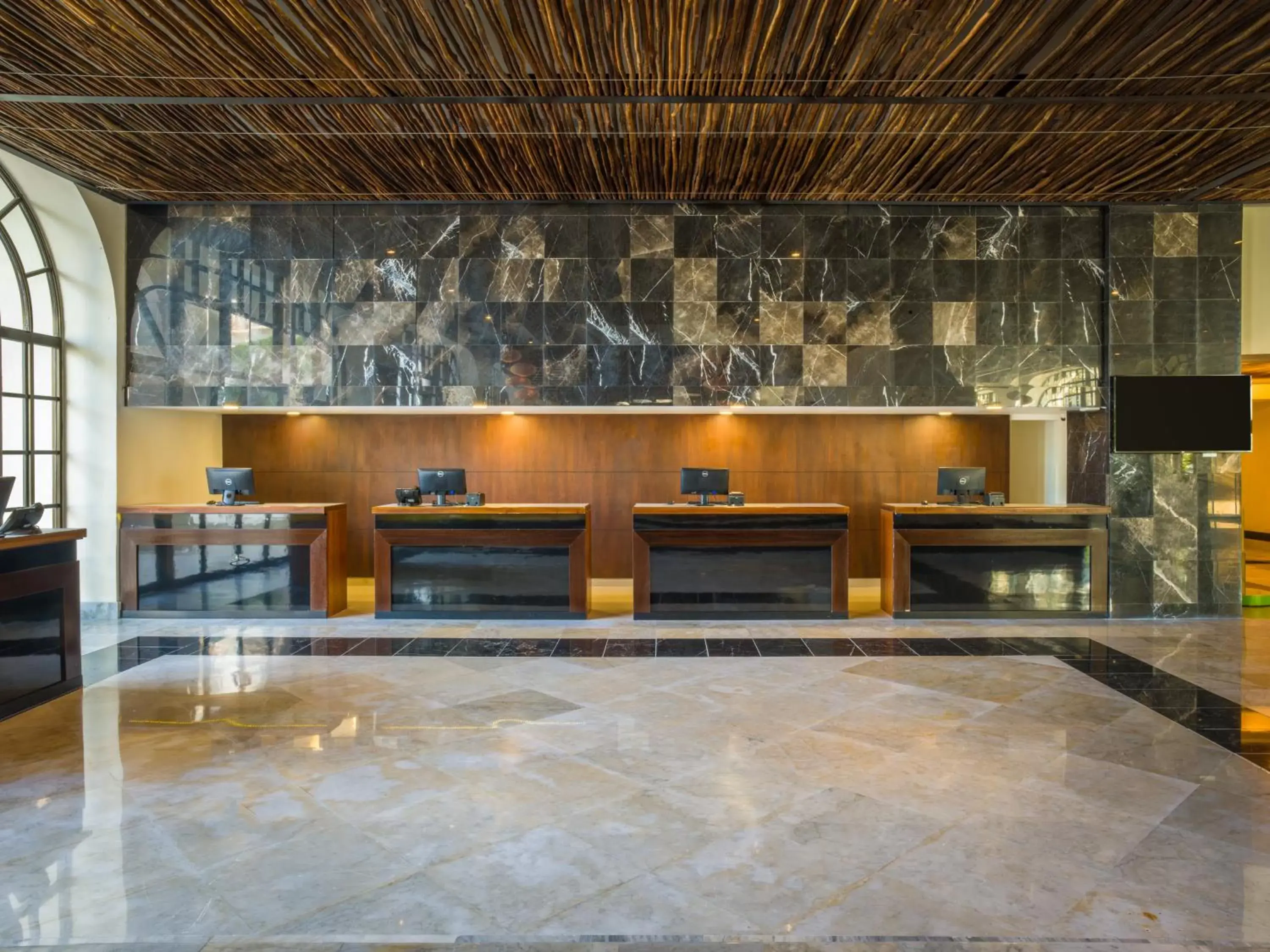 Lobby or reception in Fiesta Americana Cancun Villas