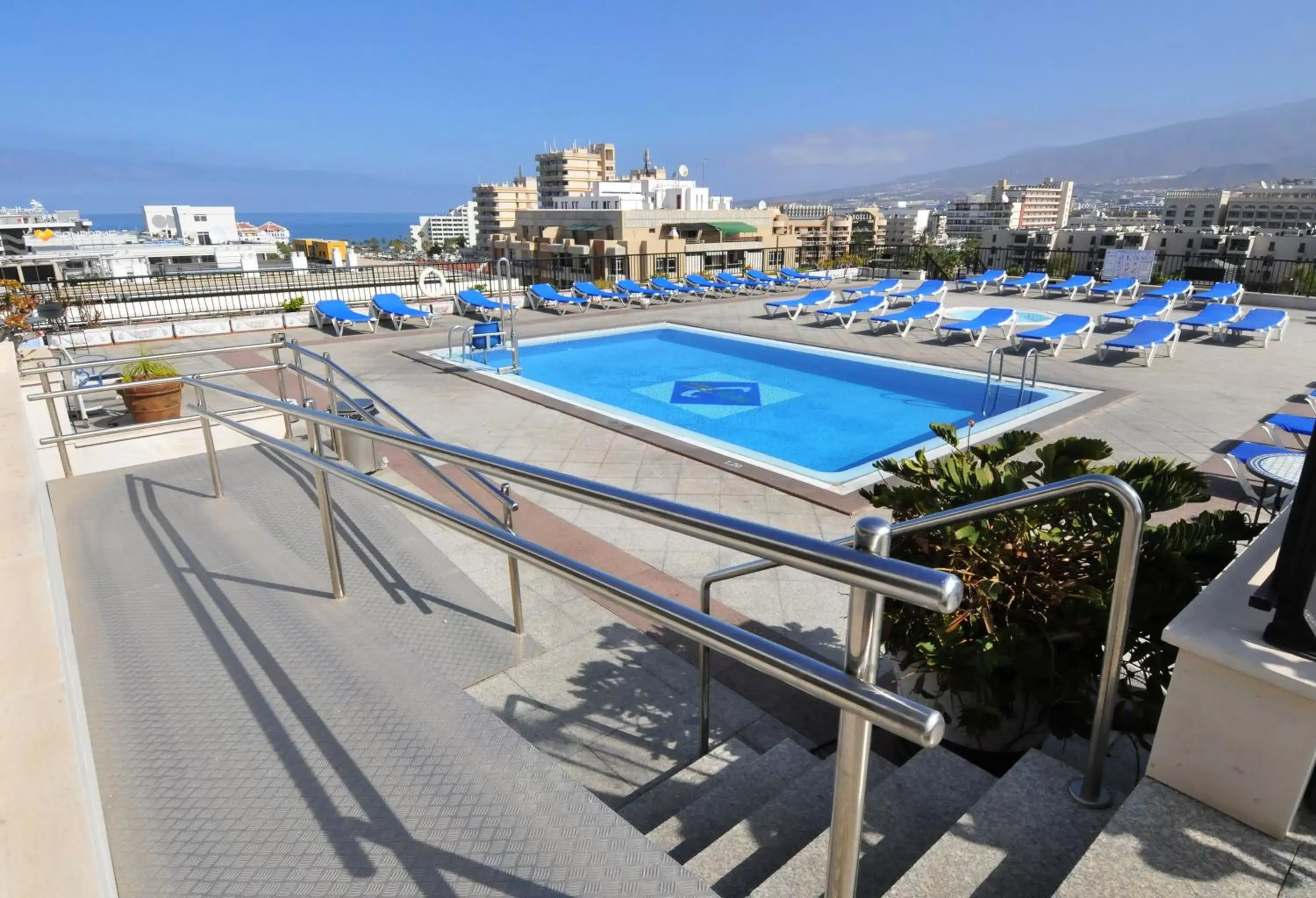 Swimming pool, Balcony/Terrace in Hotel Zentral Center - Adults only