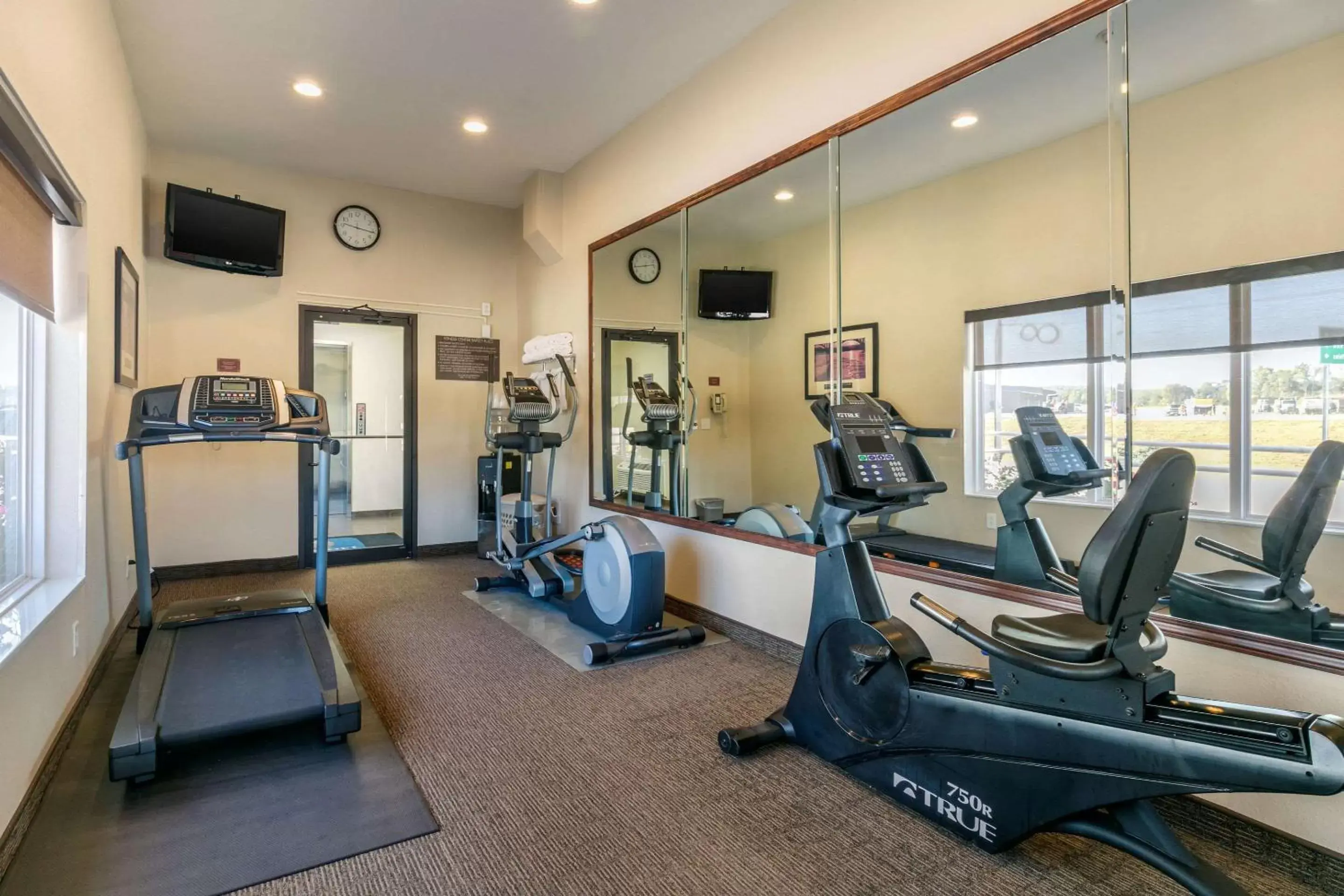 Fitness centre/facilities, Fitness Center/Facilities in Comfort Inn Willow Springs