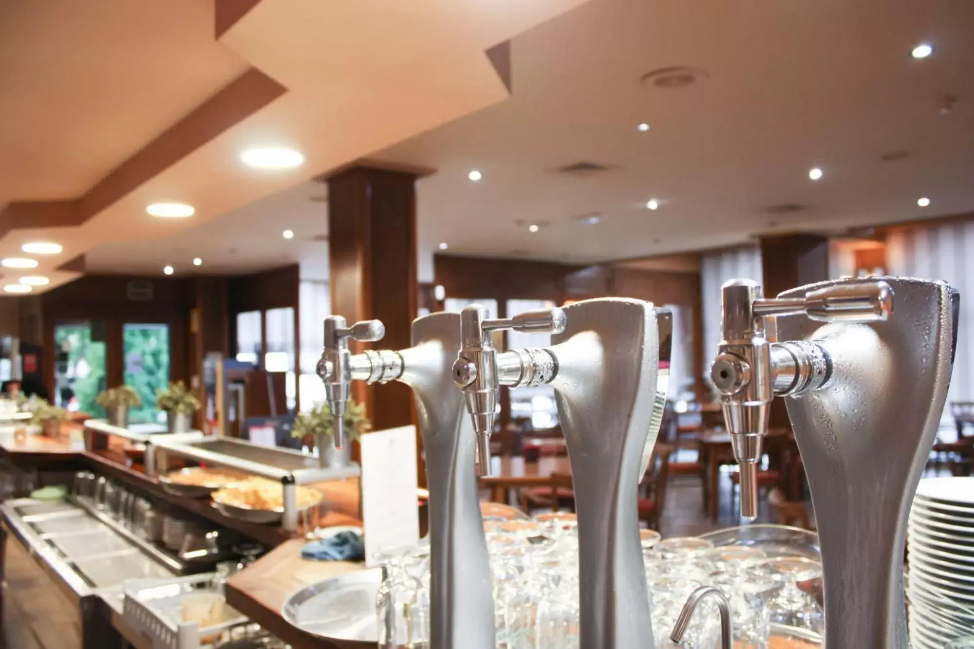 Lounge or bar, Restaurant/Places to Eat in Hospedium Hotel Castilla