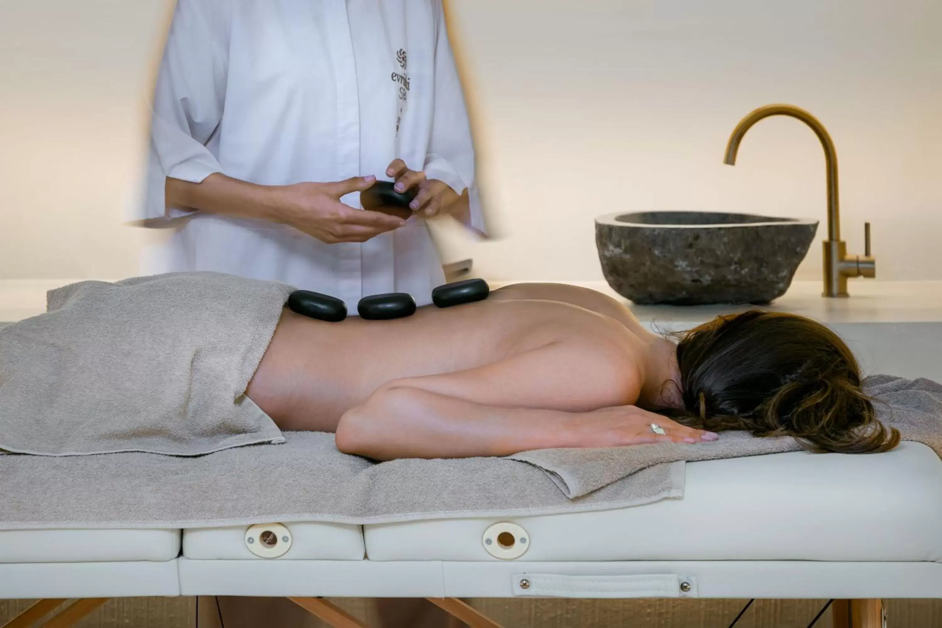 Massage in Isla Brown Corinthia Resort & Spa, a member of Brown Hotels