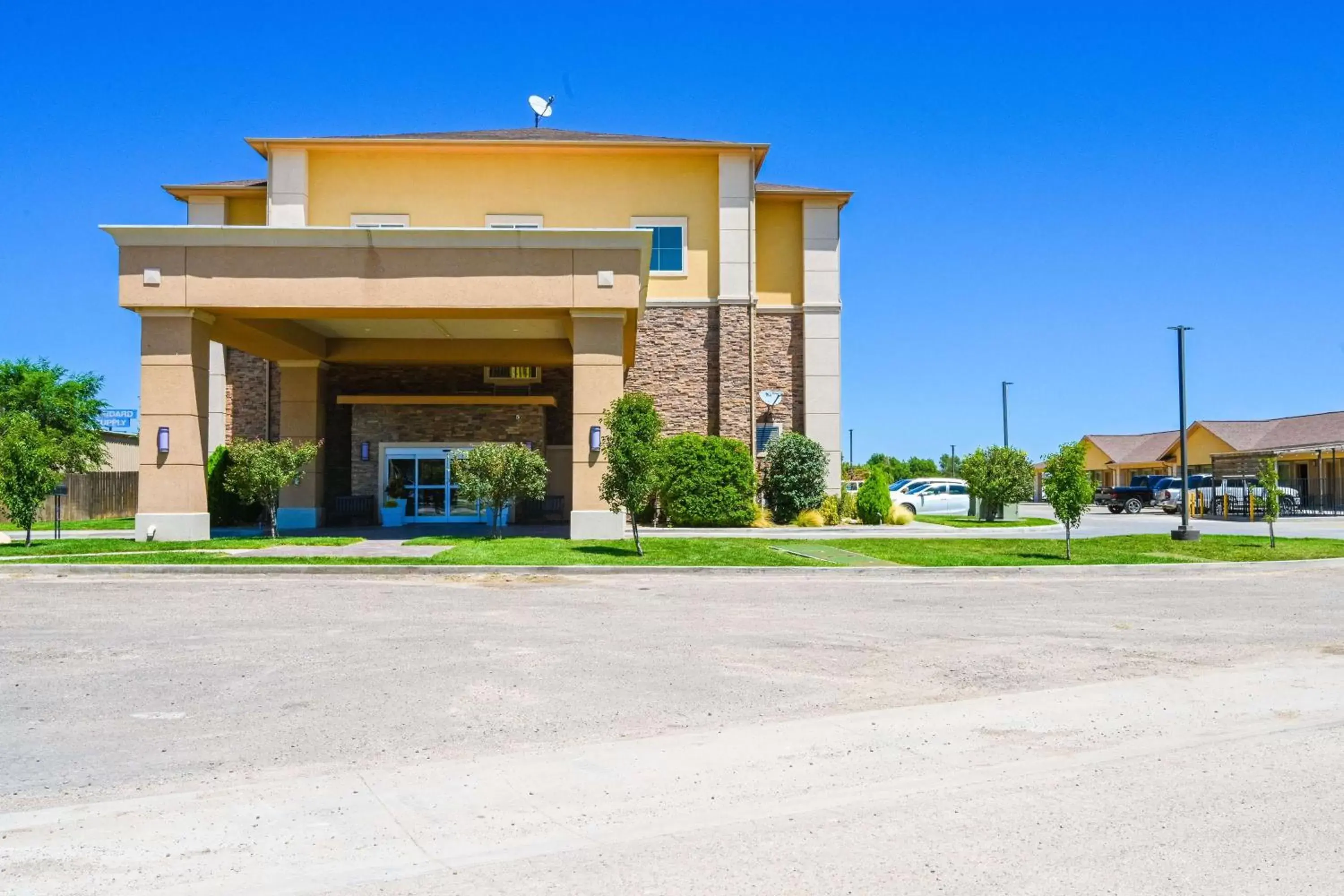 Property Building in Best Western Plus Guymon Hotel & Suites