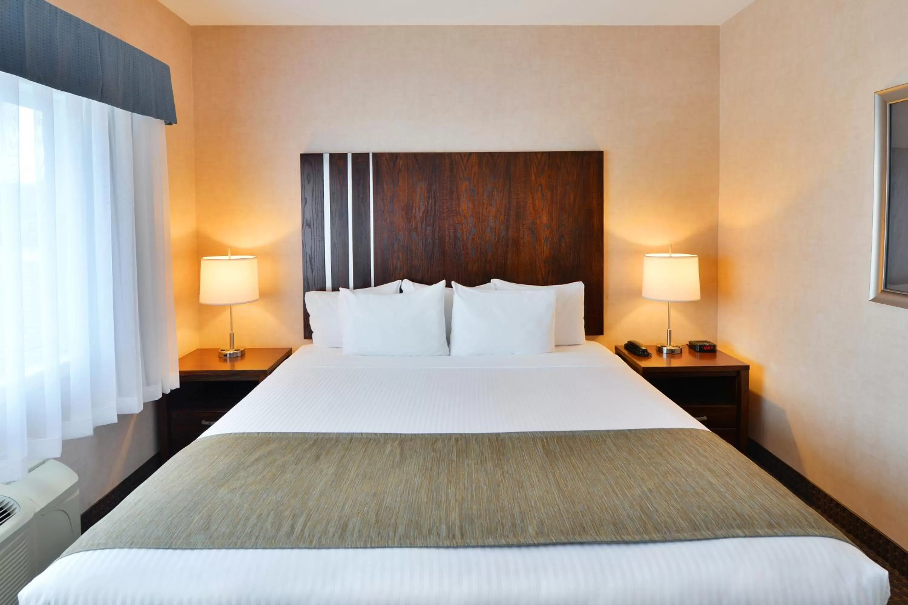 Bed in Prestige Cranbrook Hotel, BW Premier Collection