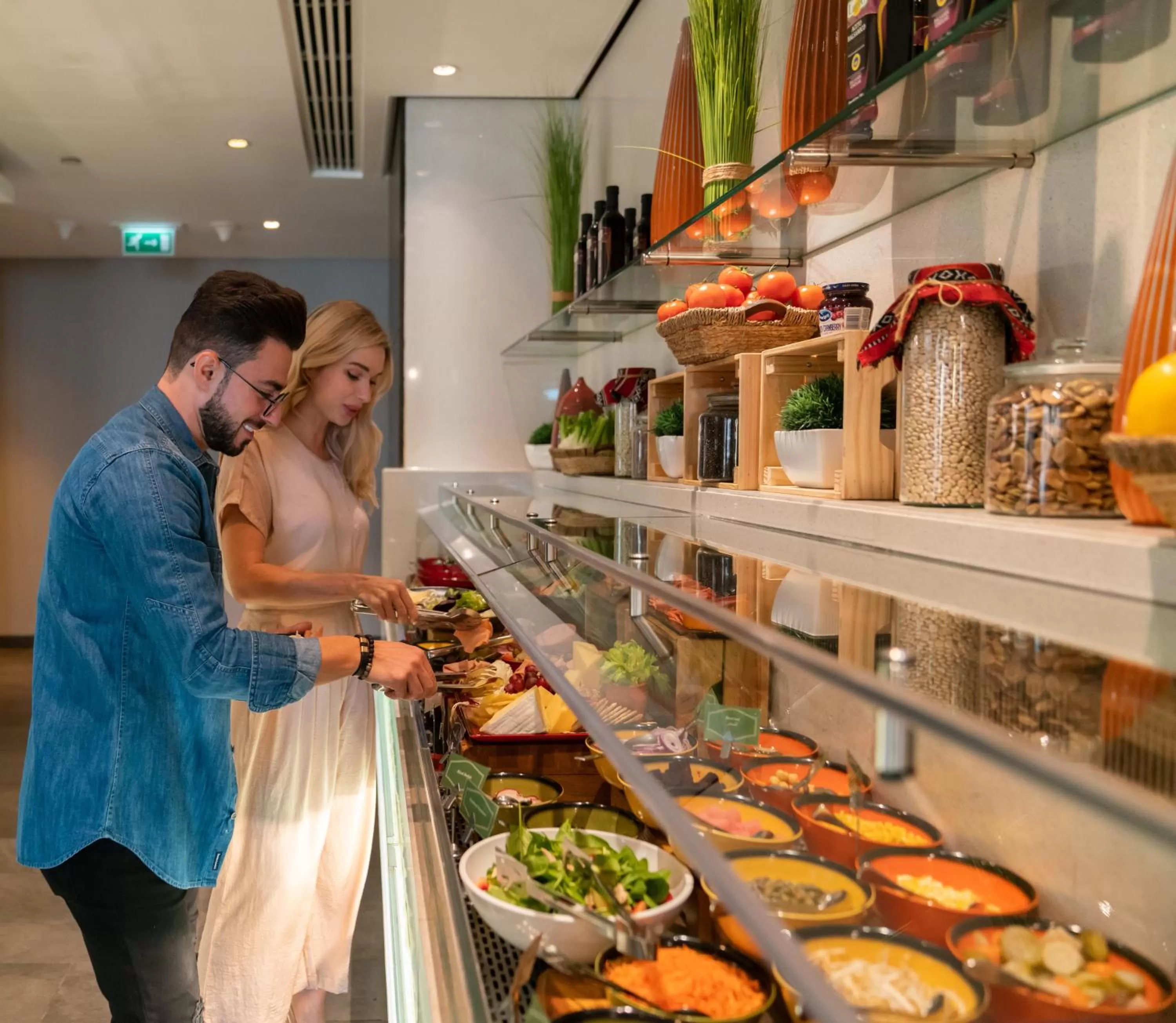 Lunch in Centro Al Manhal by Rotana