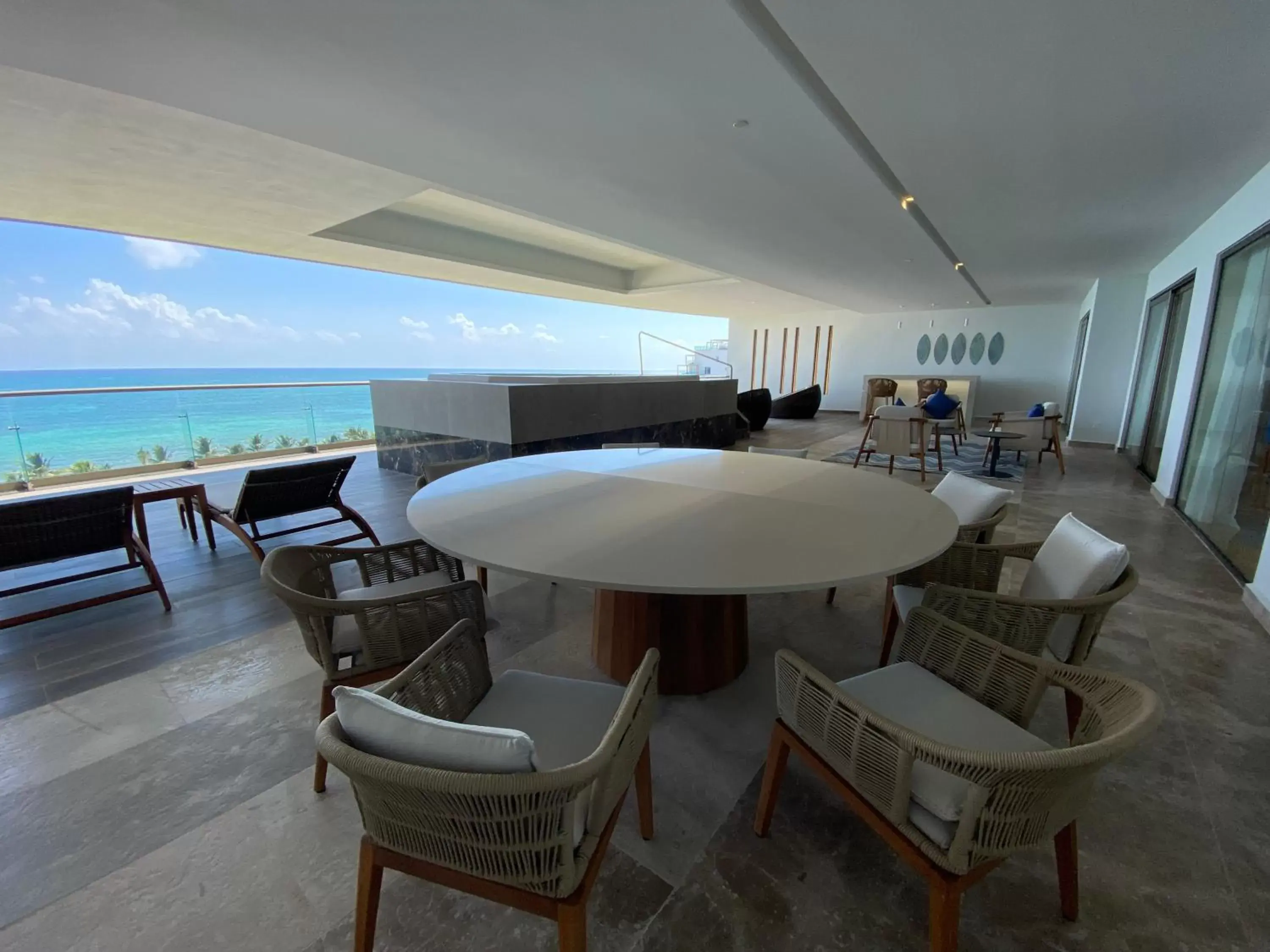 Sea view, Lounge/Bar in Royalton Splash Riviera Cancun, An Autograph Collection All-Inclusive Resort