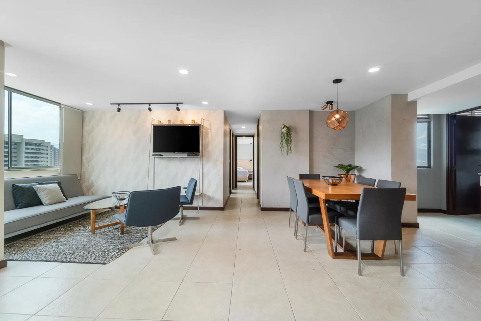Living room in Apartamentos Poblado Alejandría by HOUSY HOST