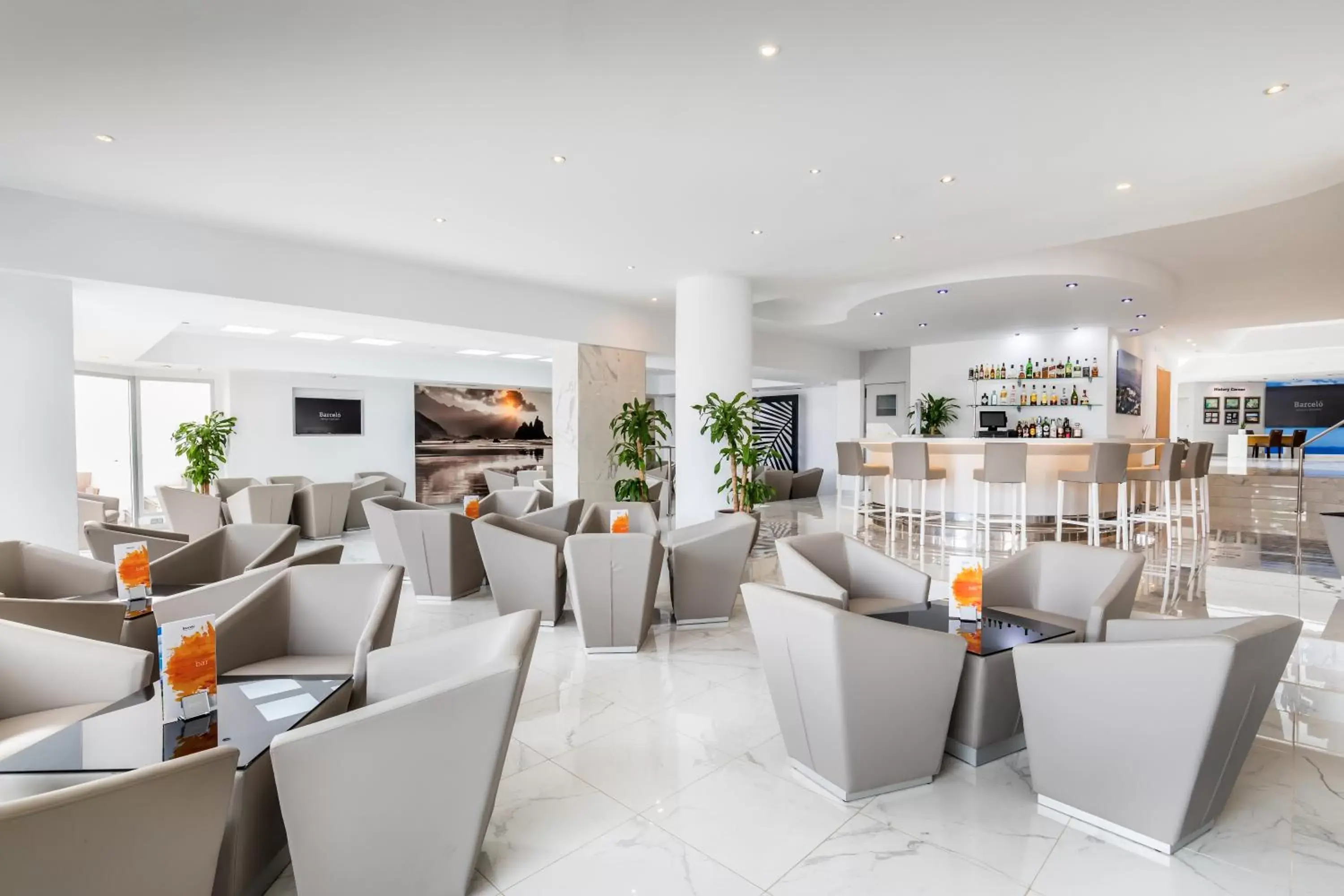 Lounge or bar, Restaurant/Places to Eat in Barceló Santiago - Adults Only